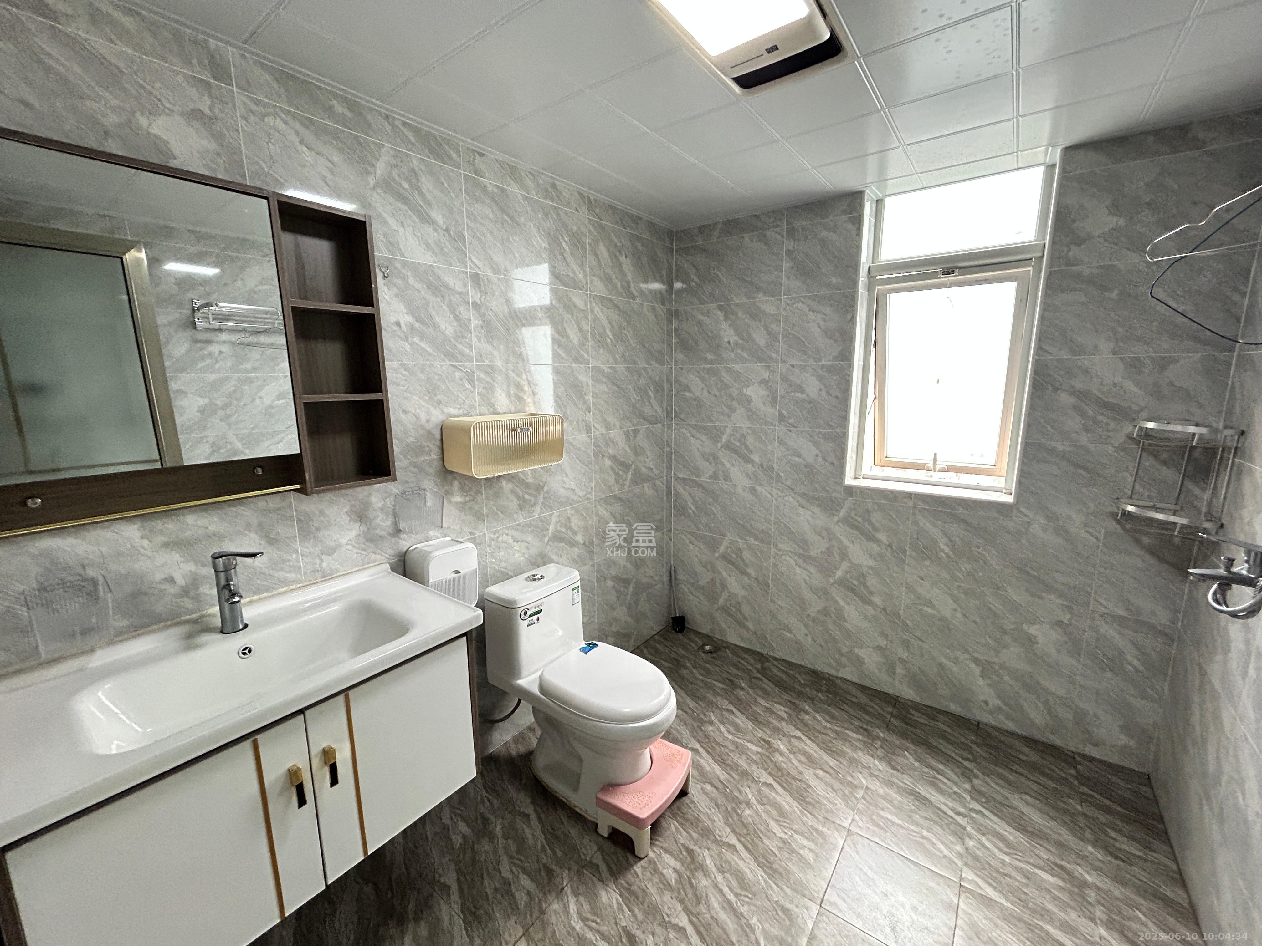 北辰三角洲C3区  5室2厅2卫    6800.0元/月室内图