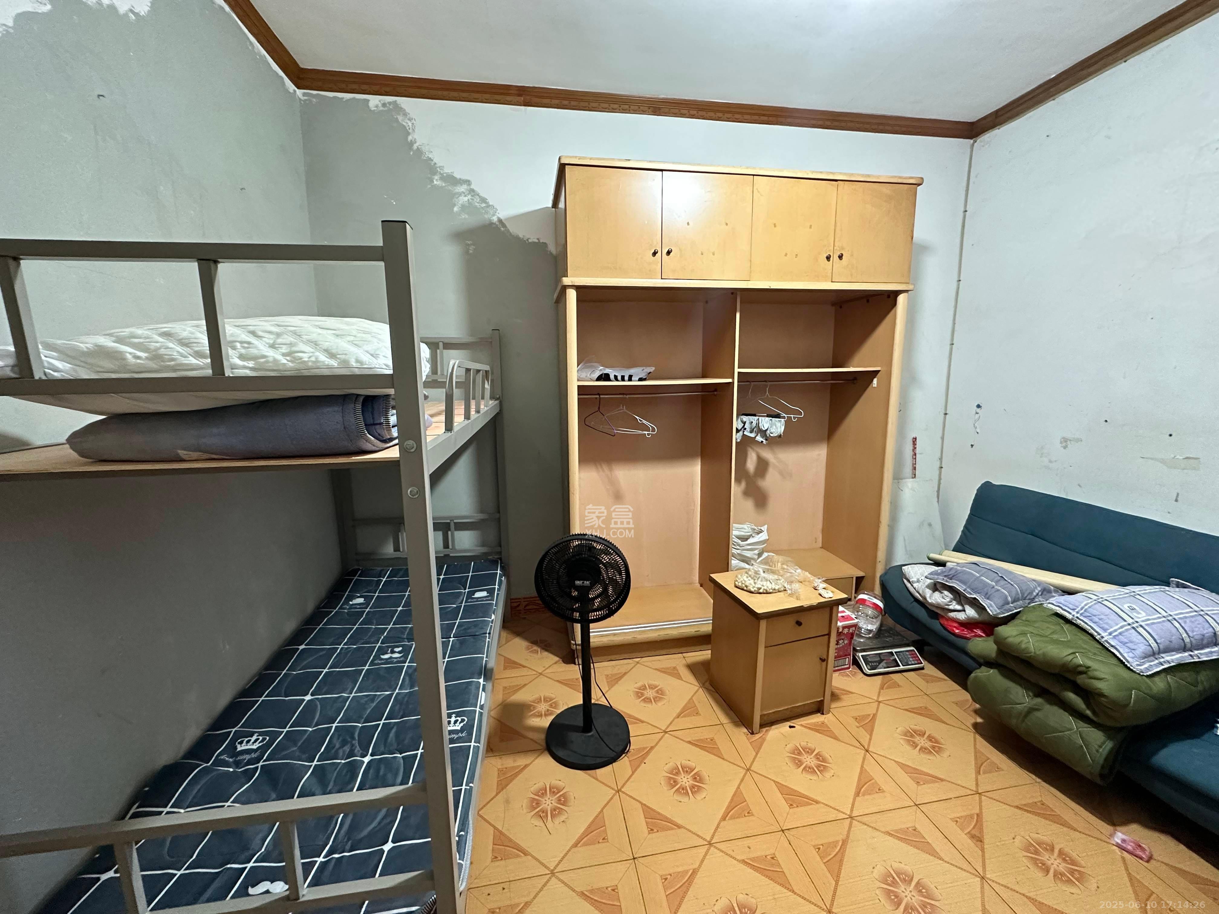 湘宾宿舍 1室1厅1卫 1200.0元/月 湘宾宿舍 1室1厅1卫 1200.0元/月室内图