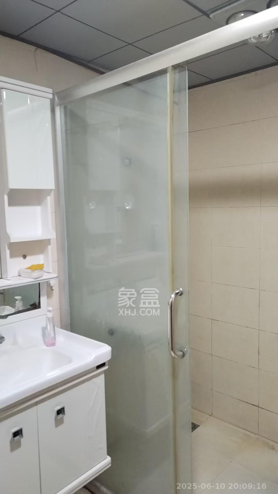 上海城小区  1室2厅0卫   2350.00元/月室内图