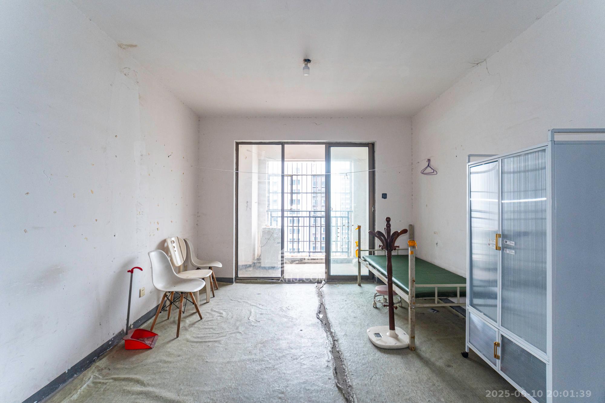 家和院 3室2厅1卫 56.0万 家和院 3室2厅1卫 56.0万客厅