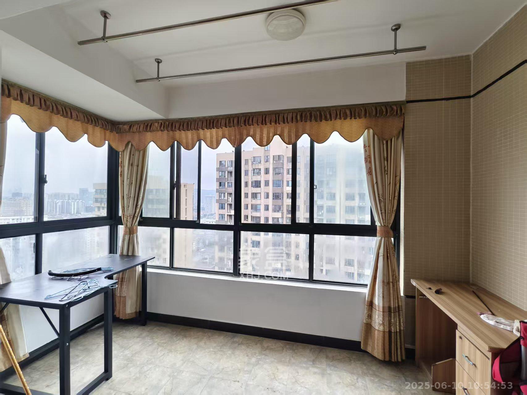 长房时代城 3室1厅1卫 2800.0元/月 长房时代城 3室1厅1卫 2800.0元/月室内图