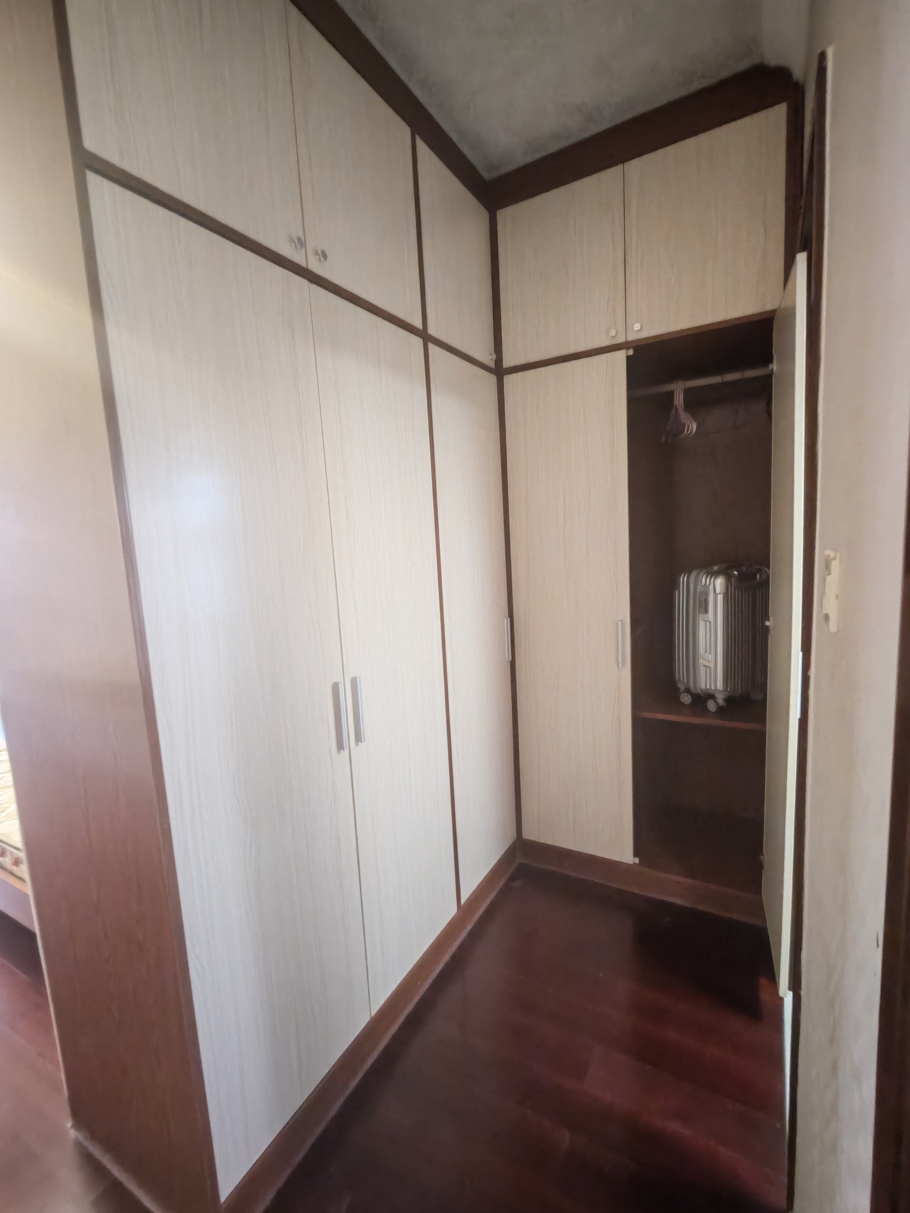 中海锦城  4室2厅2卫   4300.00元/月户型图