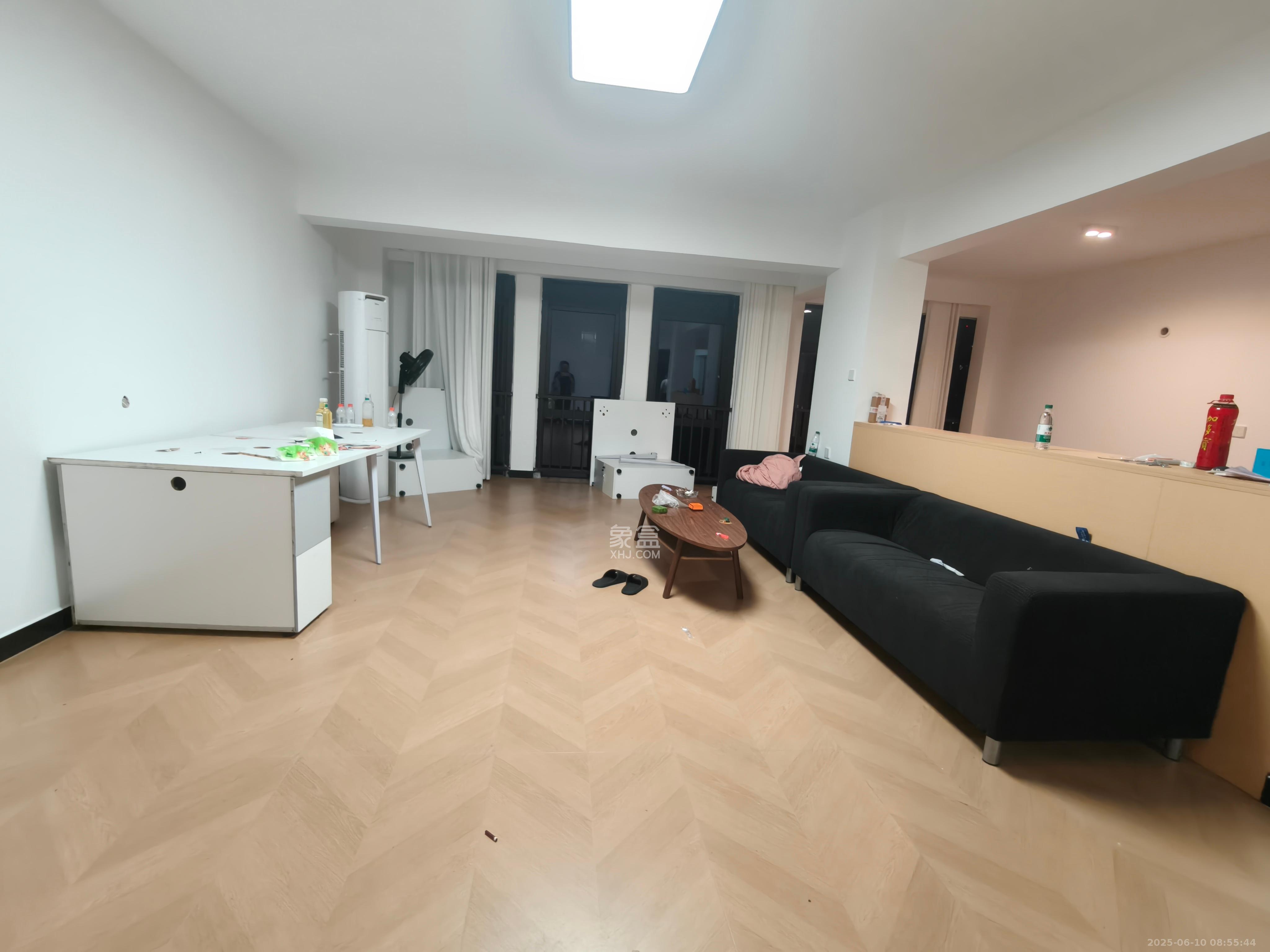 盛隆佳园  4室2厅2卫    4500.0元/月 盛隆佳园  4室2厅2卫    4500.0元/月