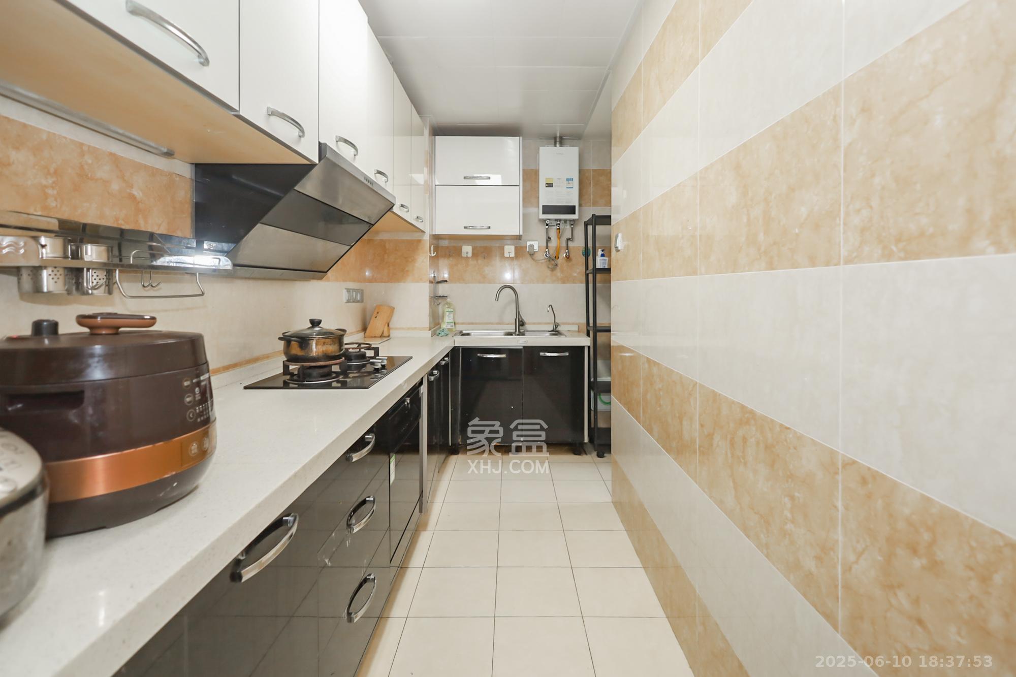 世茂铂翠湾二期 3室2厅1卫 133.8万 世茂铂翠湾二期 3室2厅1卫 133.8万厨房