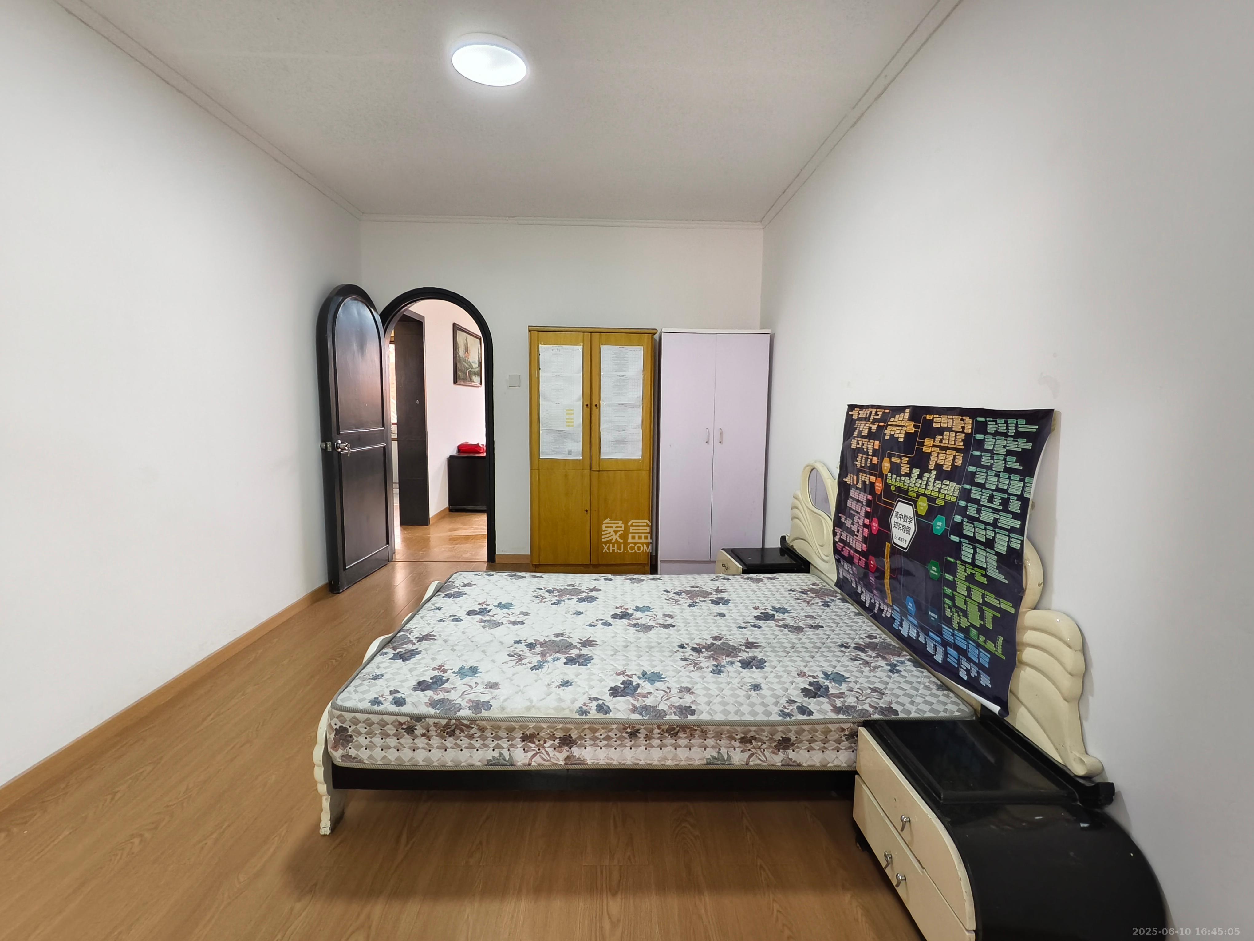 华侨二村 2室1厅1卫 2800.0元/月 华侨二村 2室1厅1卫 2800.0元/月室内图