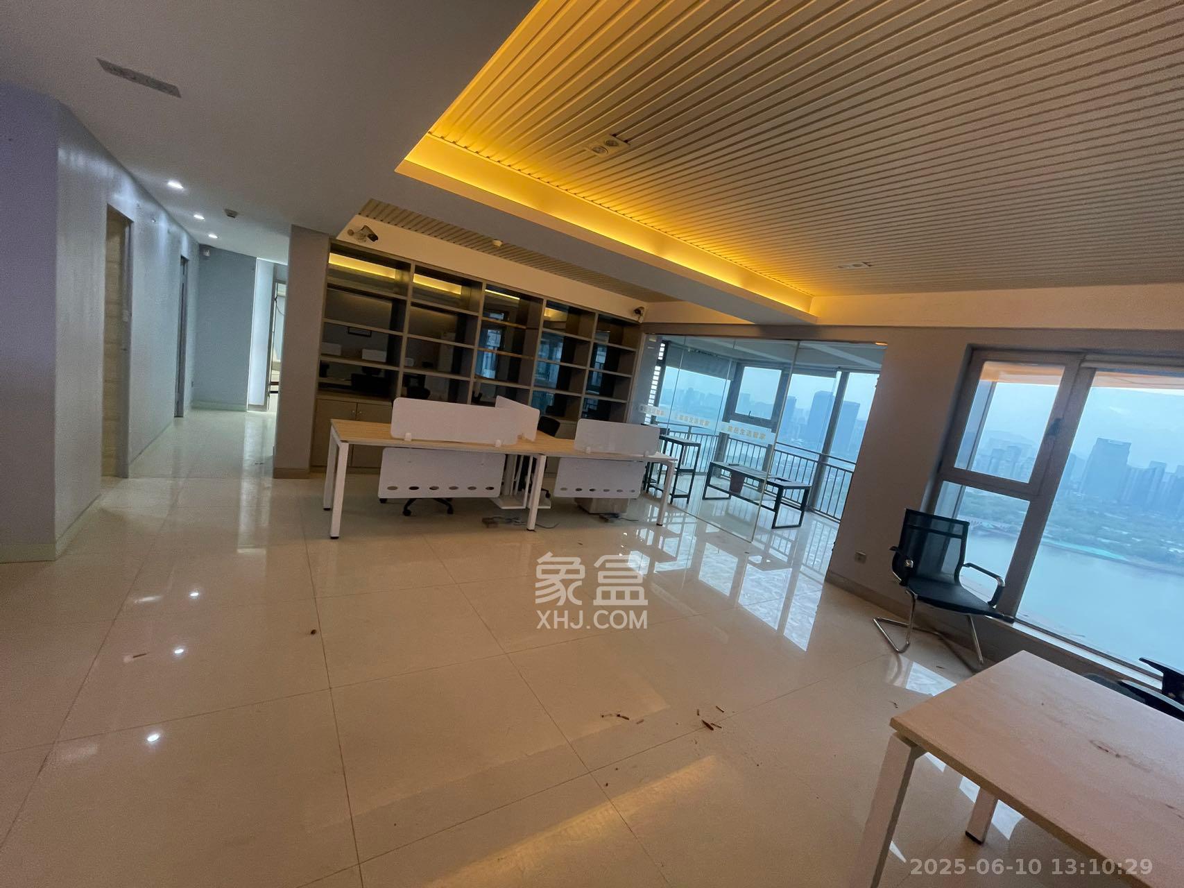 潮宗御苑  3室2厅2卫    7000.0元/月室内图