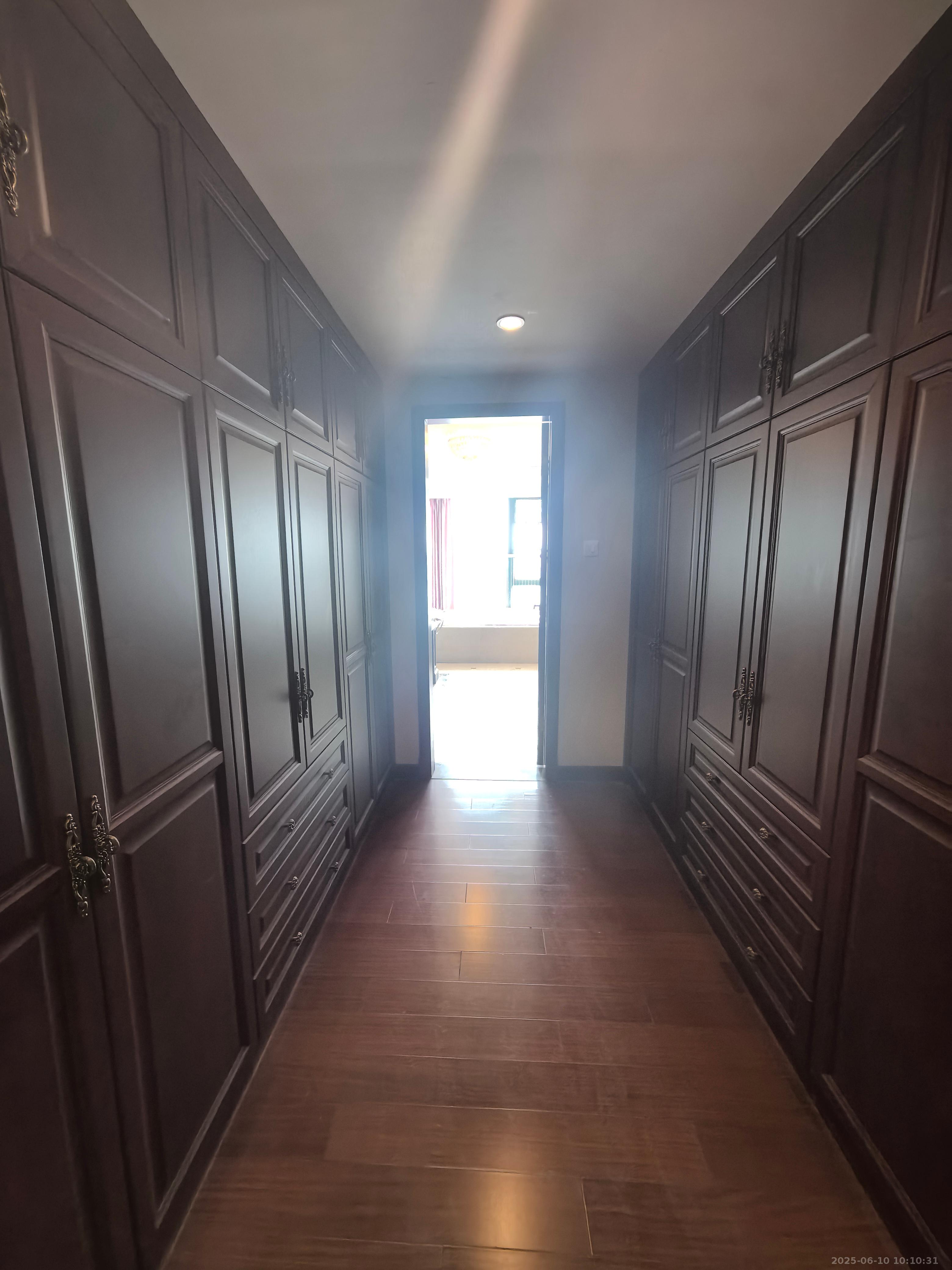 恒大雅苑 4室2厅1卫 7500.0元/月 恒大雅苑 4室2厅1卫 7500.0元/月室内图