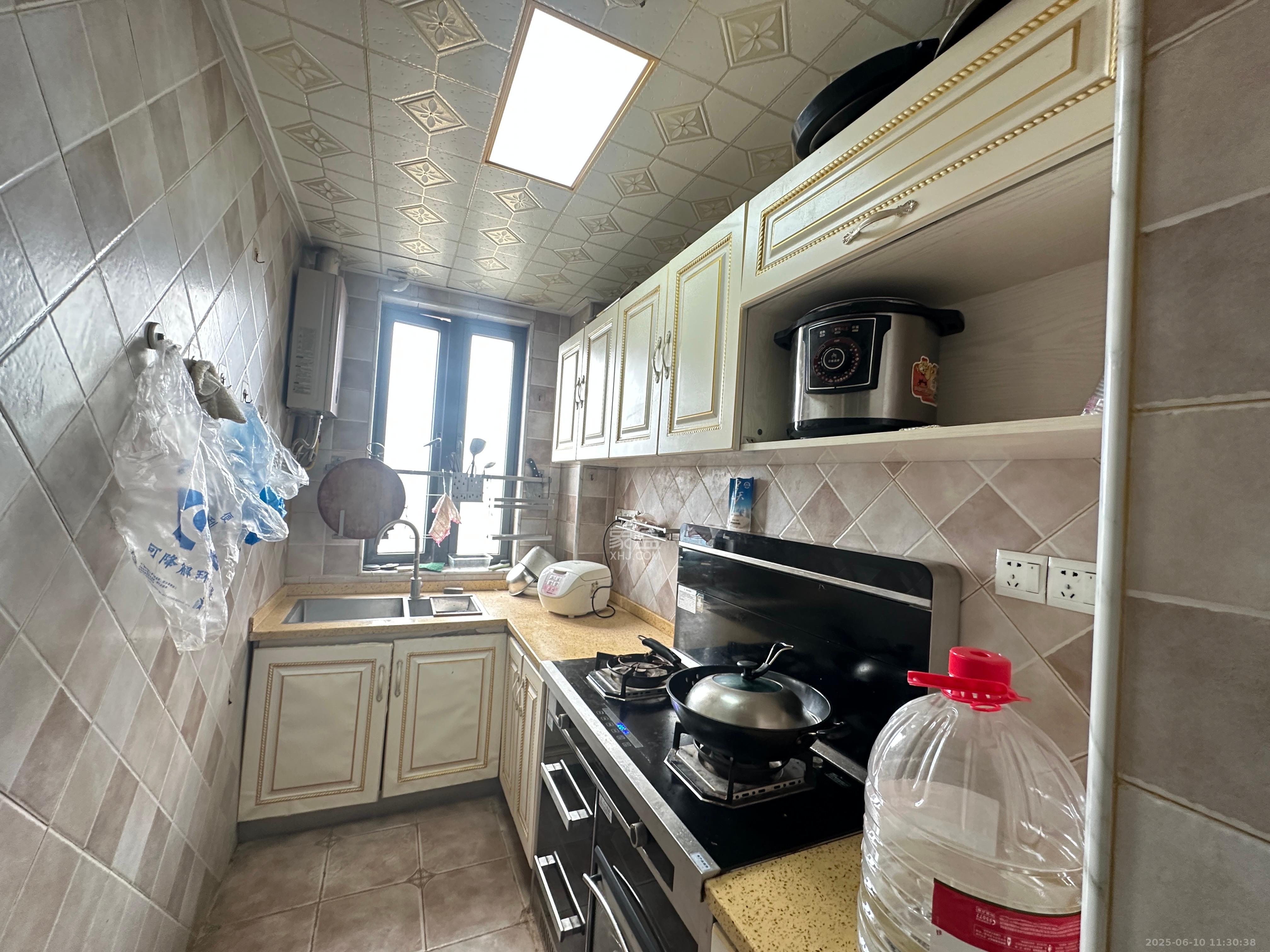 半山壹号 3室2厅2卫 3400.0元/月 半山壹号 3室2厅2卫 3400.0元/月室内图