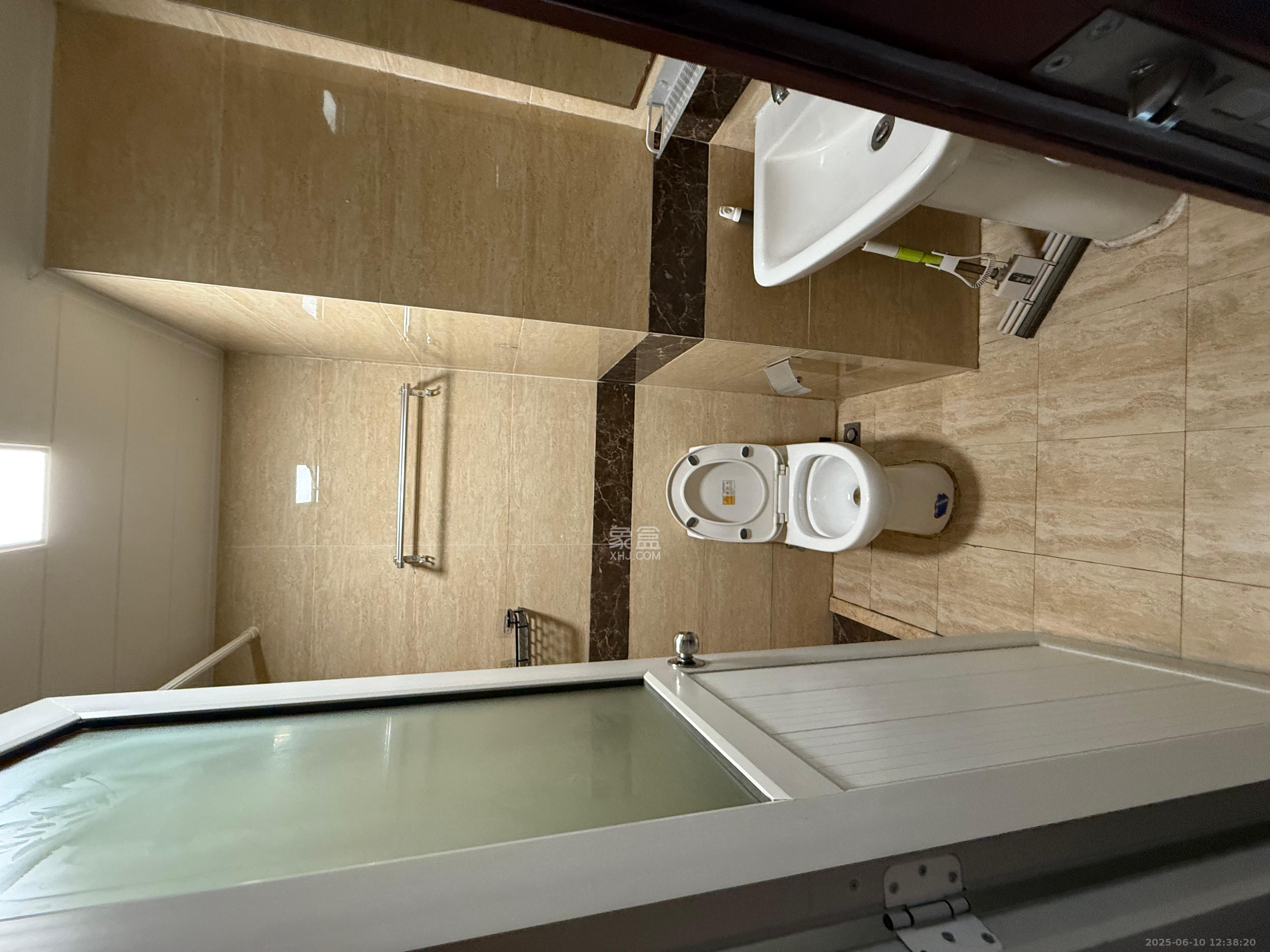 万科白鹭郡 1室1厅1卫 1300.0元/月 万科白鹭郡 1室1厅1卫 1300.0元/月室内图