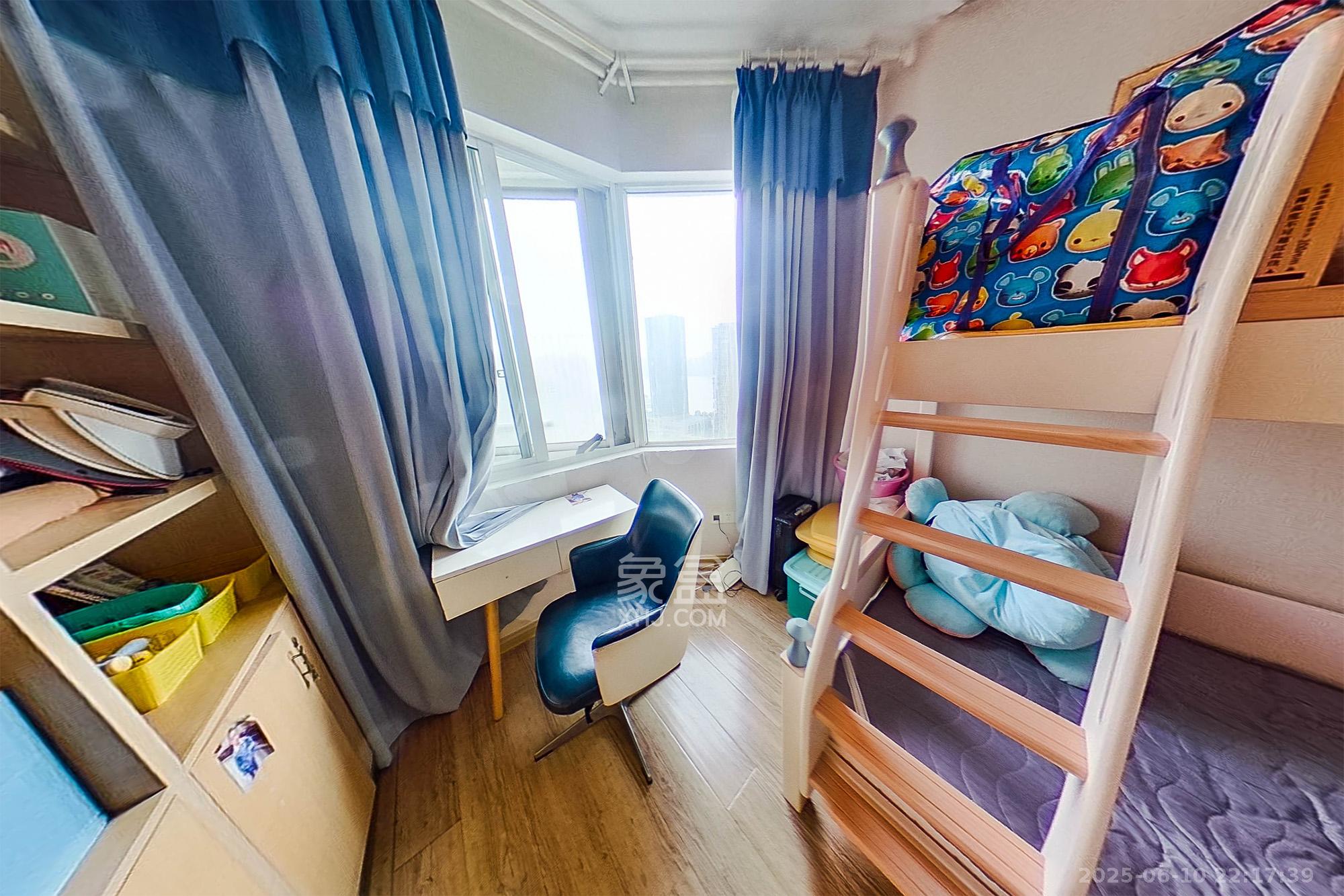 顺天黄金海岸 4室2厅2卫 120.0万 顺天黄金海岸 4室2厅2卫 120.0万卧室