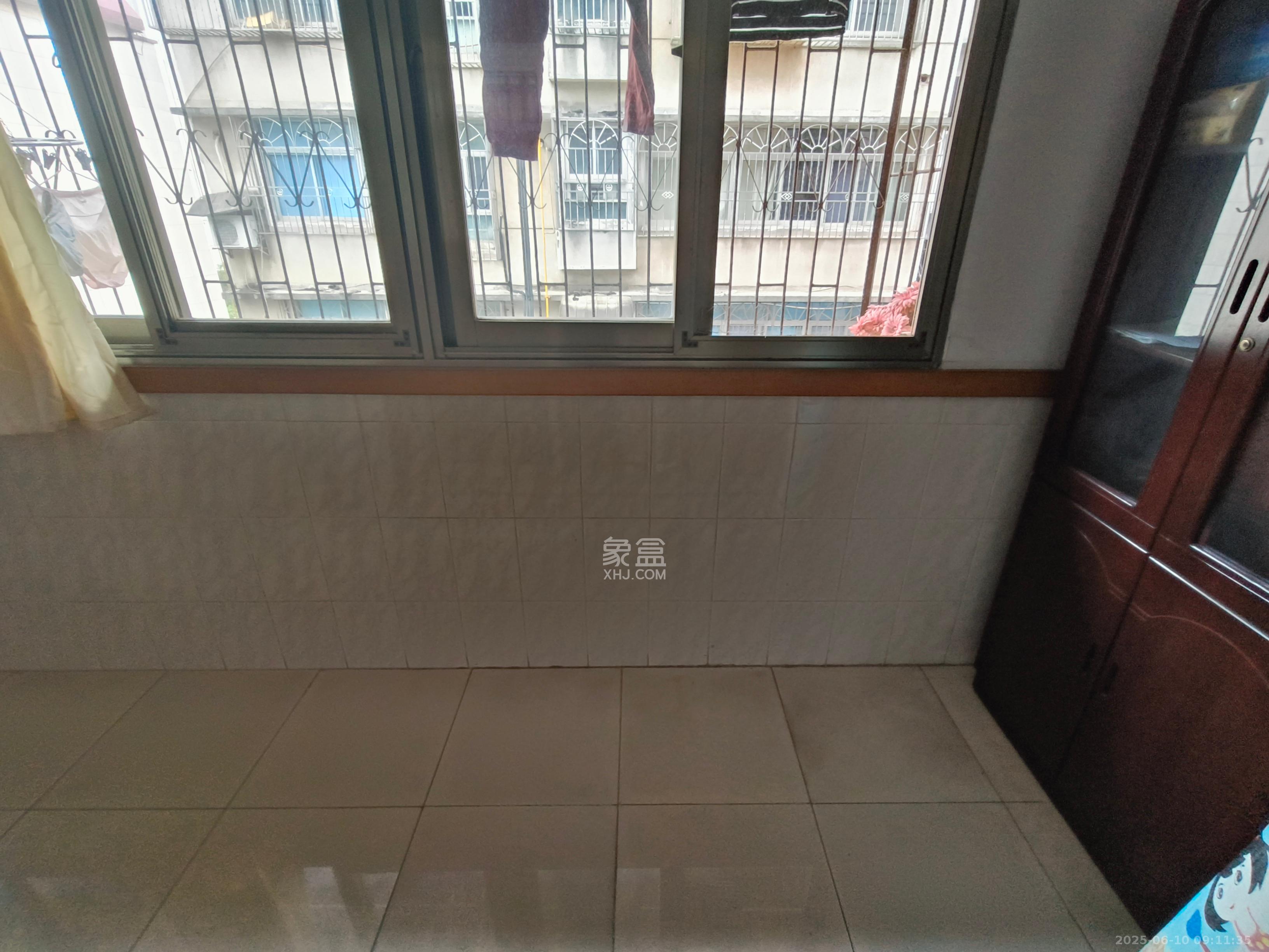 武警宿舍 4室2厅2卫 2700.0元/月 武警宿舍 4室2厅2卫 2700.0元/月室内图