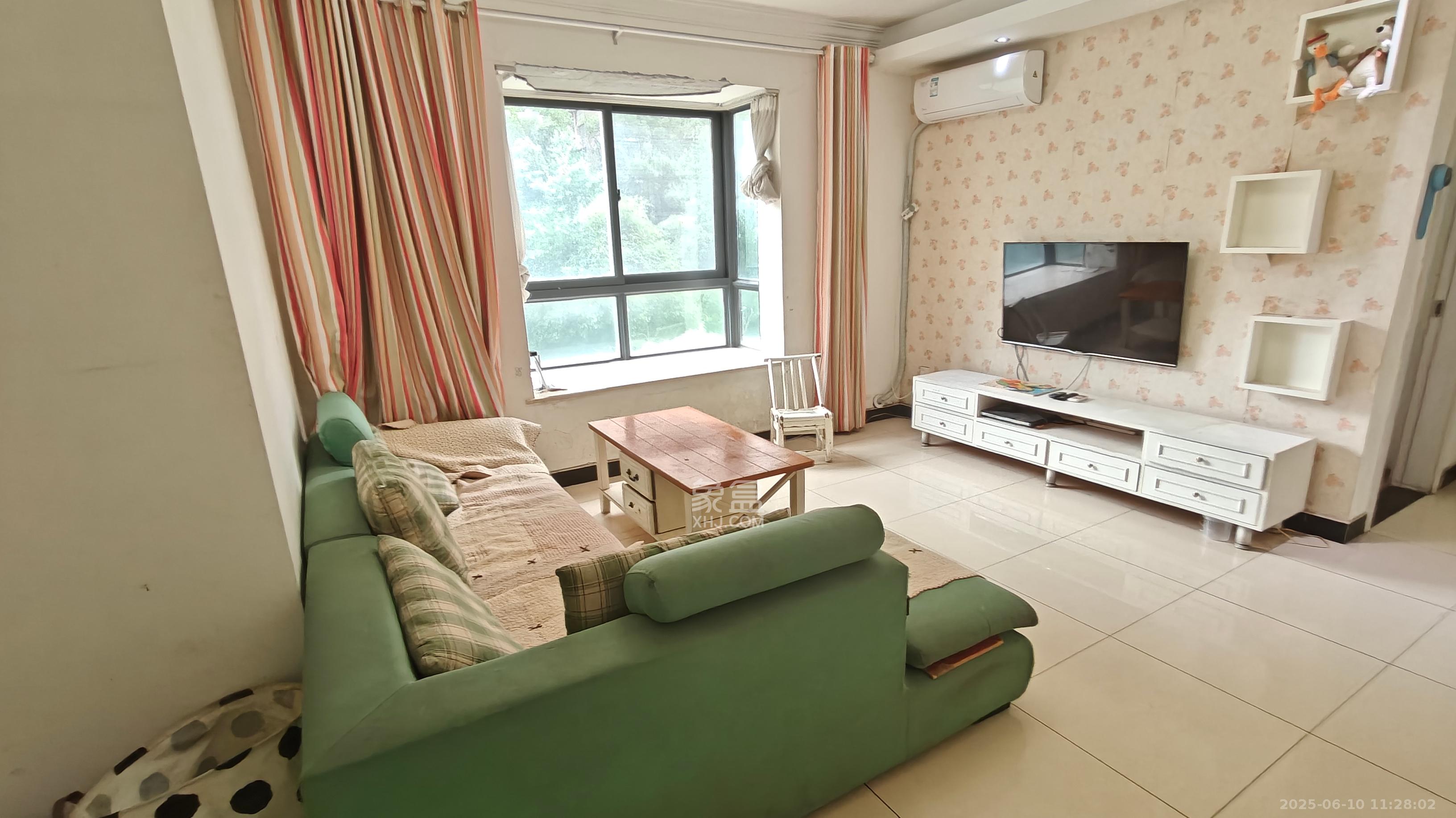 童话里  2室2厅2卫    1800.0元/月室内图