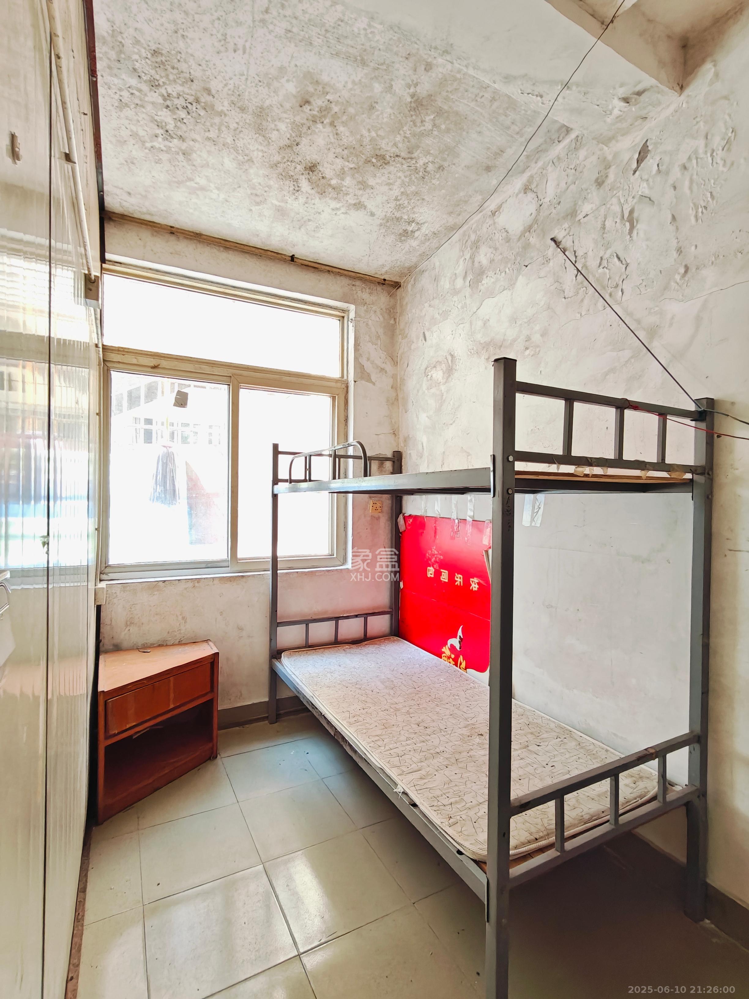 燕山街社区 5室1厅1卫 2200.0元/月 燕山街社区 5室1厅1卫 2200.0元/月室内图