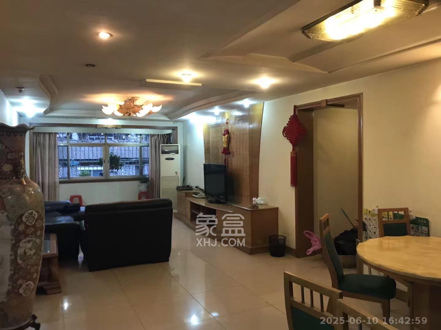 佳兴公寓  3室2厅2卫    3200.0元/月 佳兴公寓  3室2厅2卫    3200.0元/月室内图