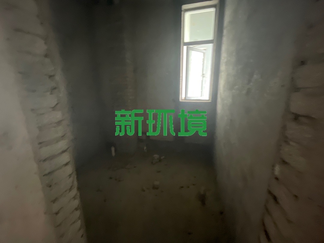明鑫澧水湾  6室2厅2卫   70.00万客厅