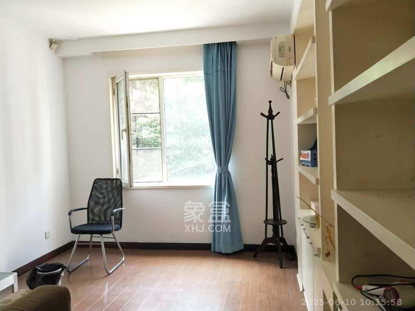 鸿铭中心  5室2厅2卫   5500.00元/月室内图
