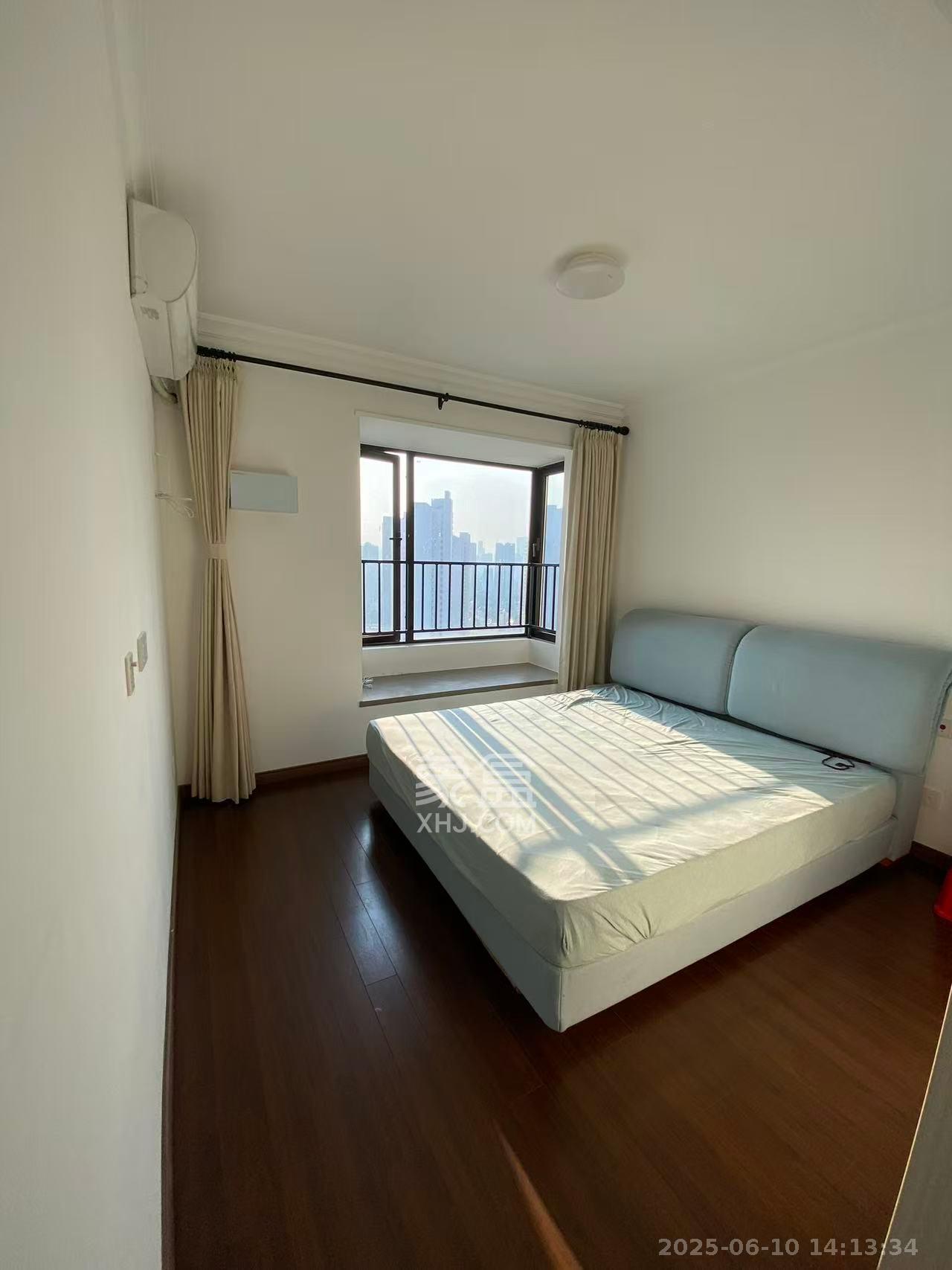 万科金域蓝湾 4室2厅2卫 3800.0元/月 万科金域蓝湾 4室2厅2卫 3800.0元/月室内图