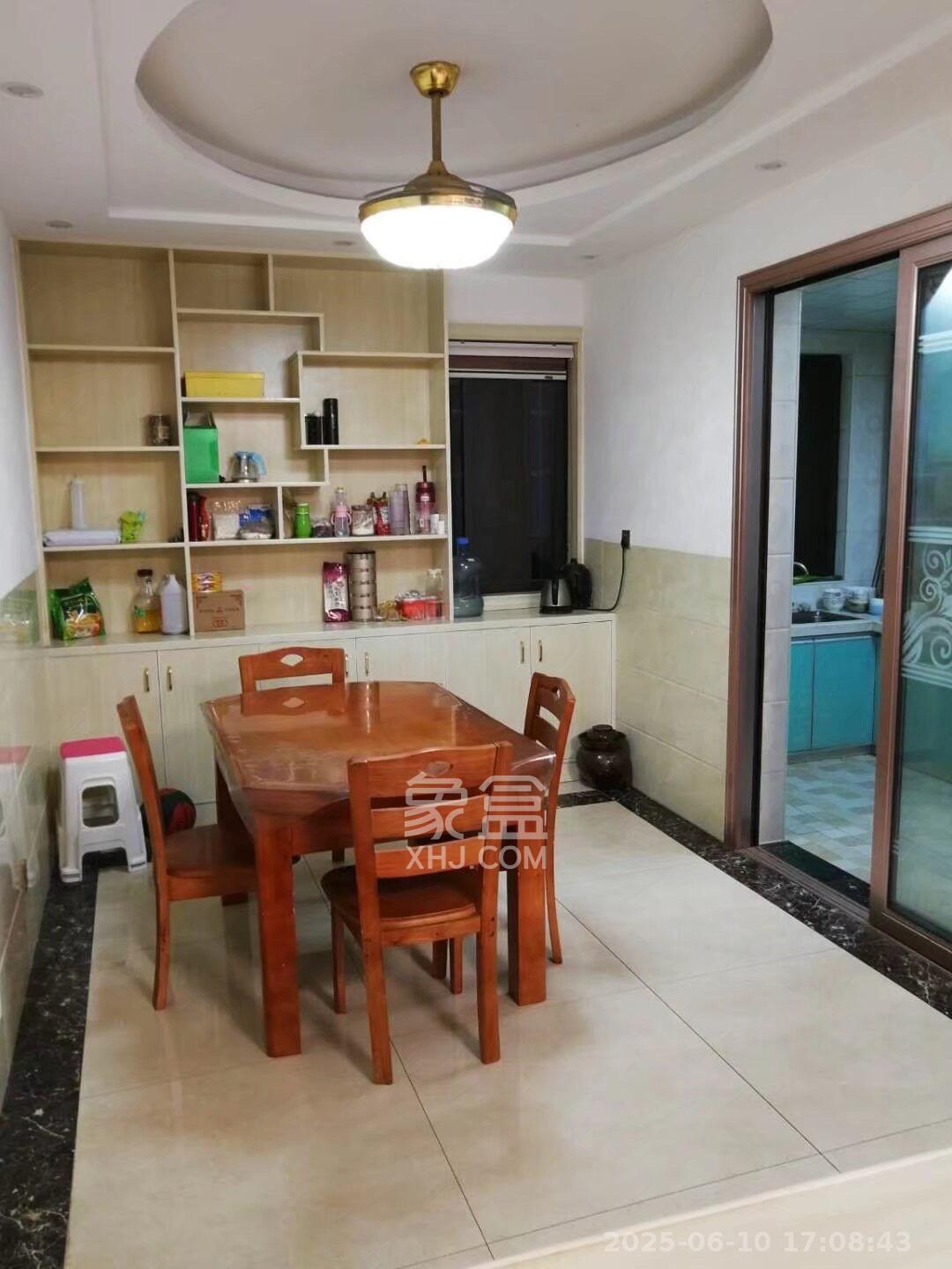 联丰苑  3室2厅2卫   2200.00元/月室内图