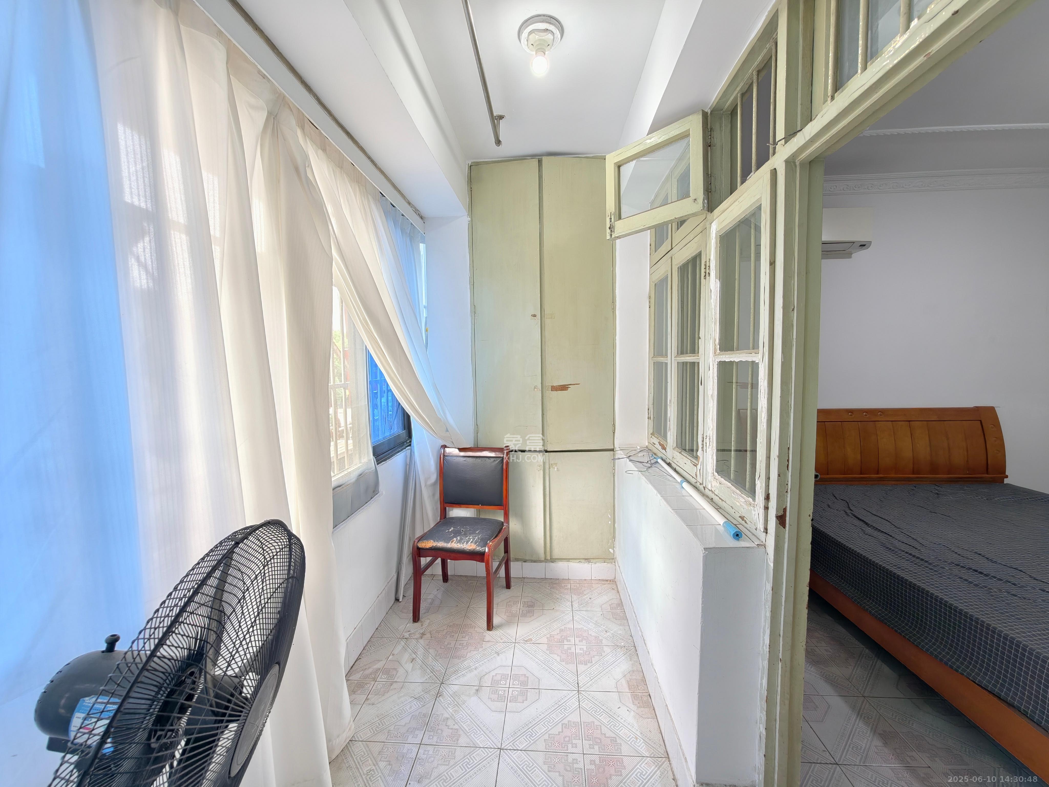 劳动广场消防队宿舍 2室1厅1卫 1800.0元/月 劳动广场消防队宿舍 2室1厅1卫 1800.0元/月室内图