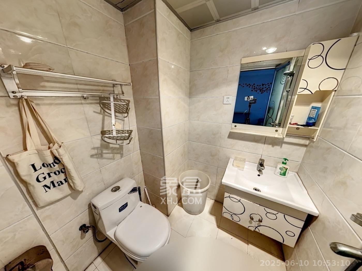 阳光锦城  2室1厅1卫    2300.0元/月室内图