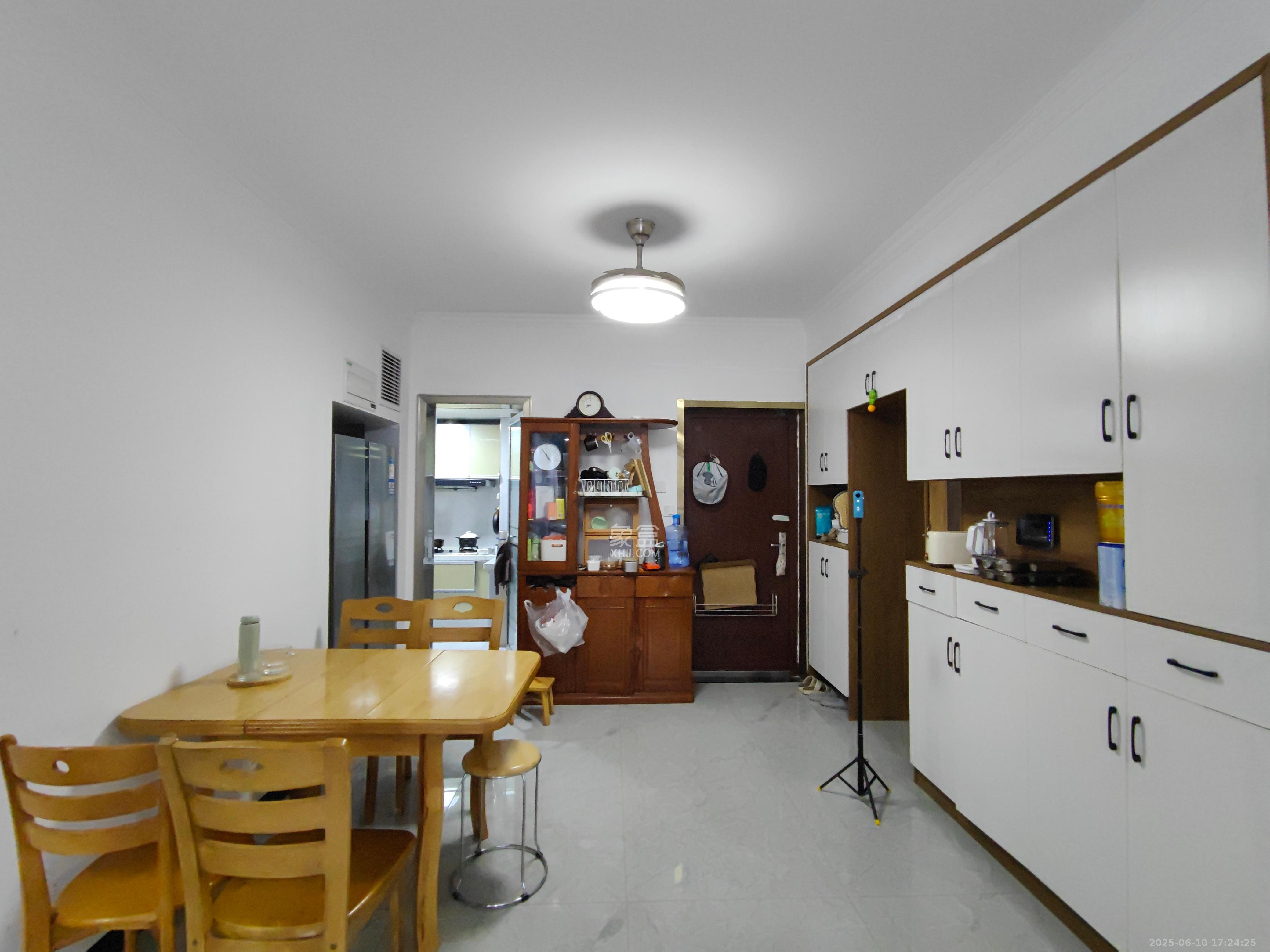 中建梅溪湖中心  4室2厅2卫   3800.00元/月室内图