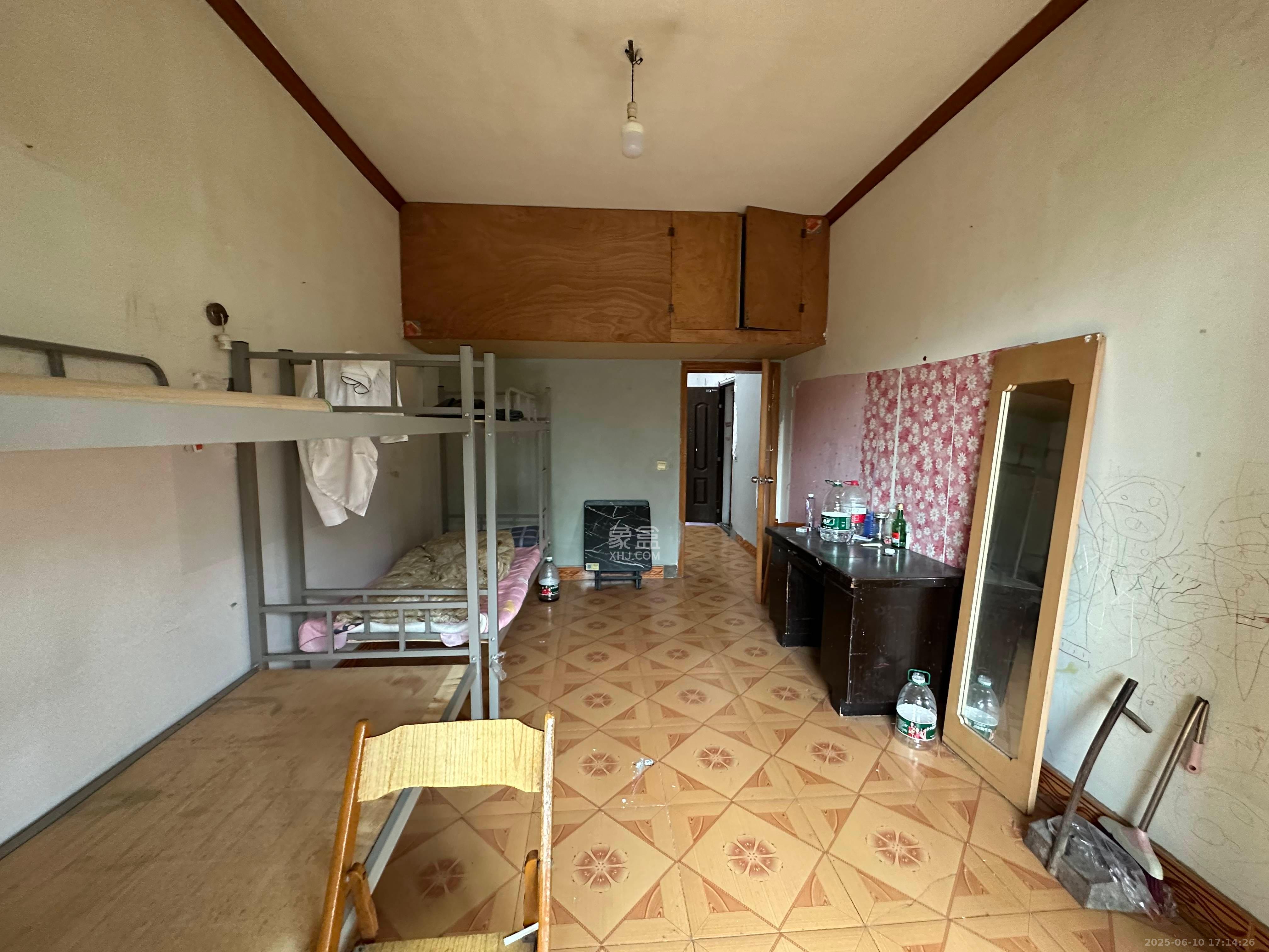 湘宾宿舍 1室1厅1卫 1200.0元/月 湘宾宿舍 1室1厅1卫 1200.0元/月室内图