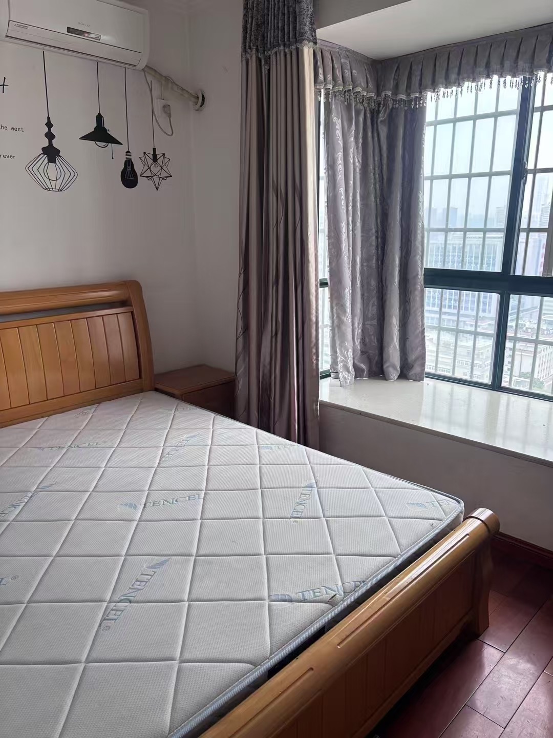 富厚名邸  2室1厅1卫    1800.0元/月 富厚名邸  2室1厅1卫    1800.0元/月室内图