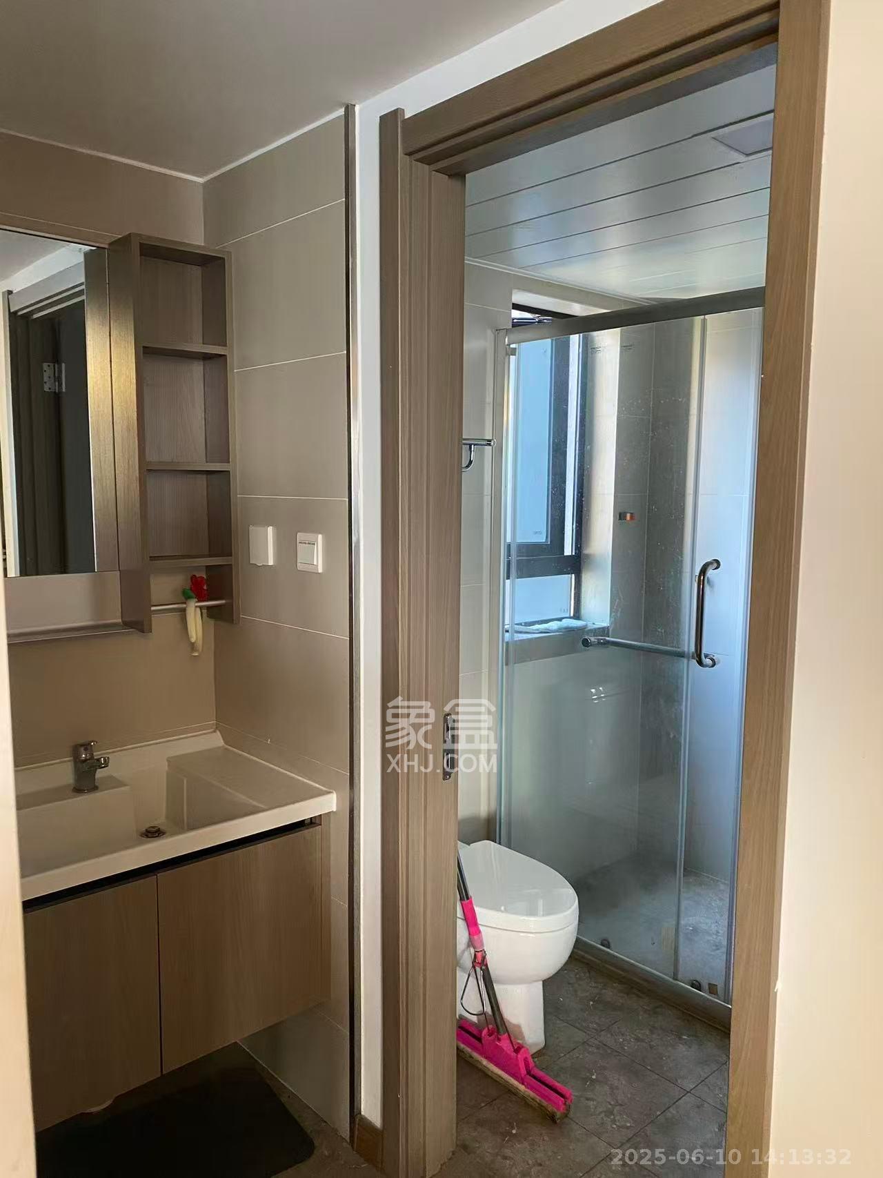 万科金域蓝湾 4室2厅2卫 3800.0元/月 万科金域蓝湾 4室2厅2卫 3800.0元/月室内图