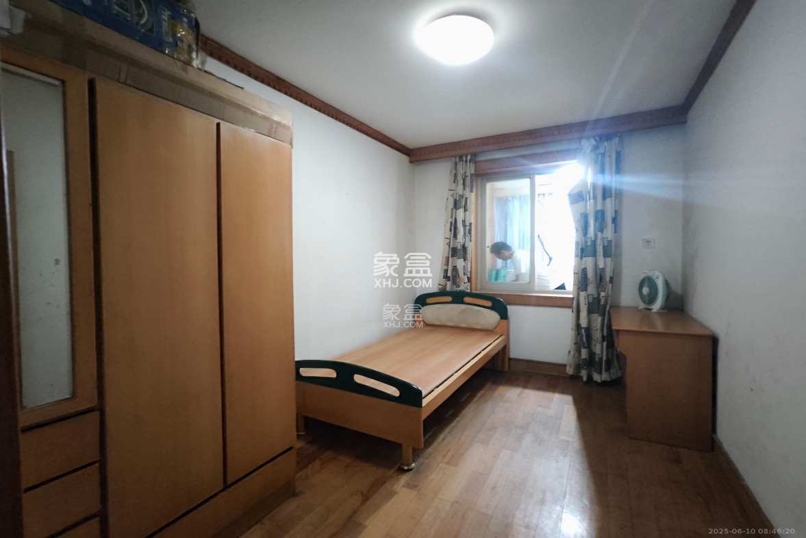 湘绣研究所南院  2室1厅1卫    1800.0元/月 湘绣研究所南院  2室1厅1卫    1800.0元/月室内图