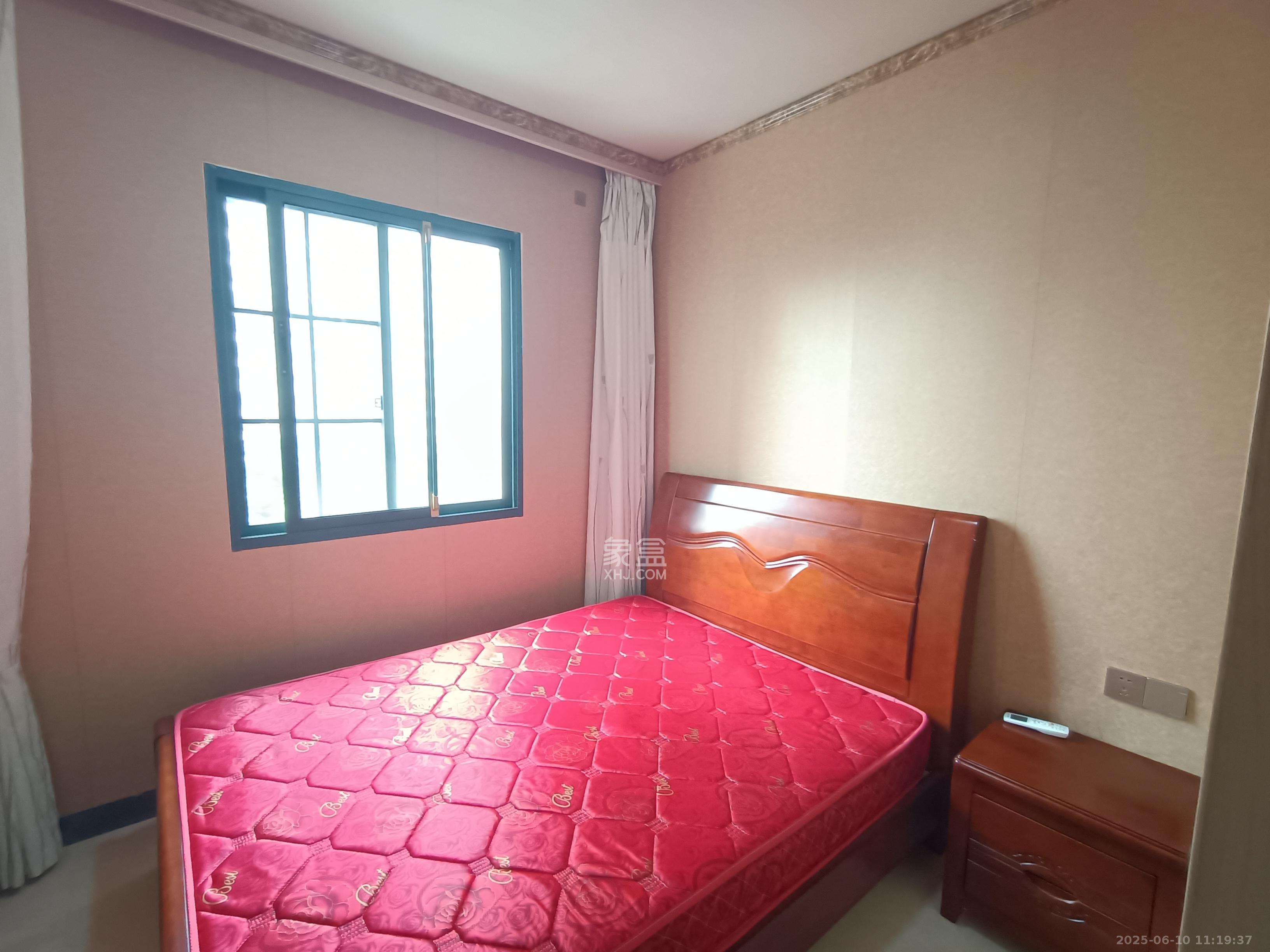 钱隆世家  3室2厅1卫    2200.0元/月 钱隆世家  3室2厅1卫    2200.0元/月室内图