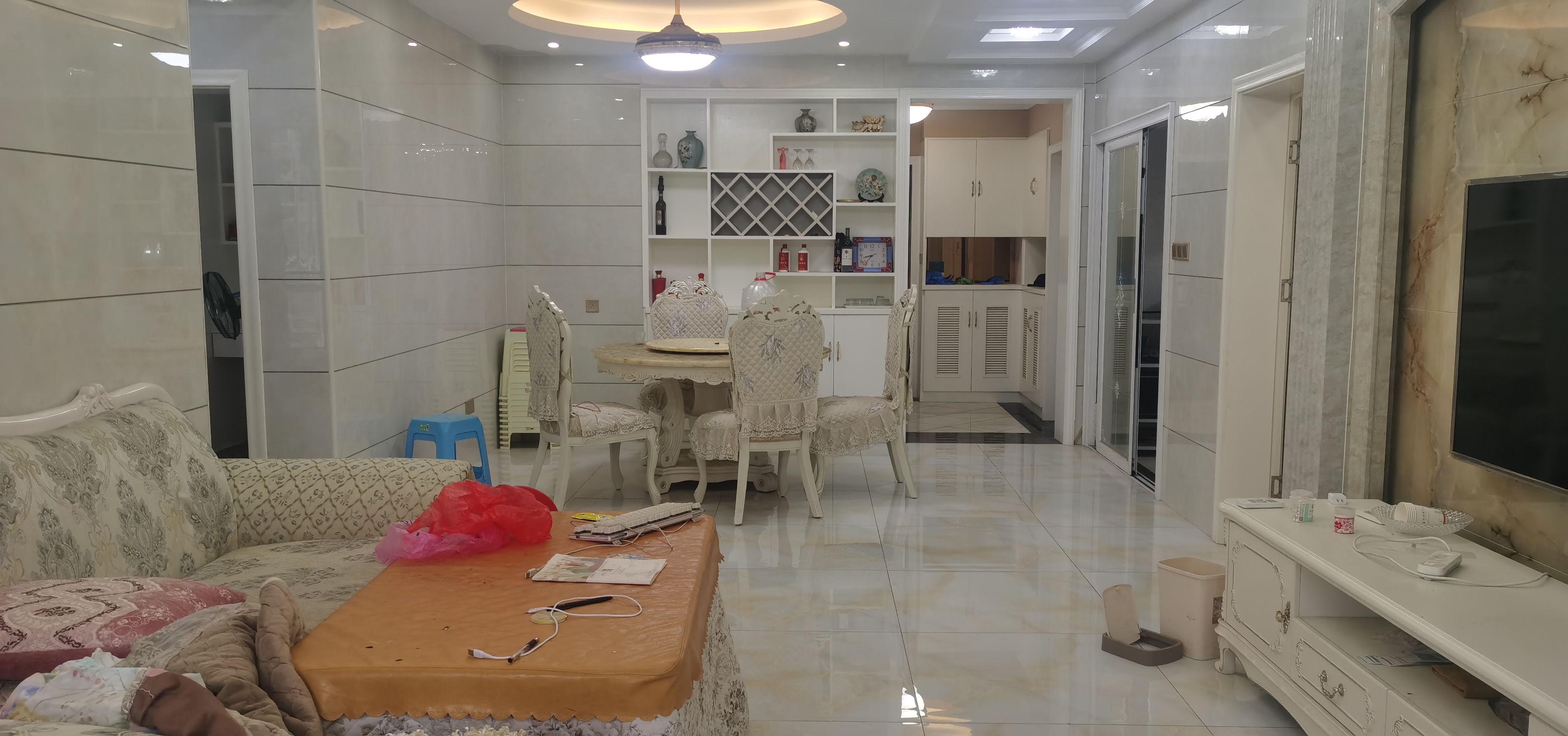 南苑上和二期  3室2厅2卫    2200.0元/月 南苑上和二期  3室2厅2卫    2200.0元/月室内图