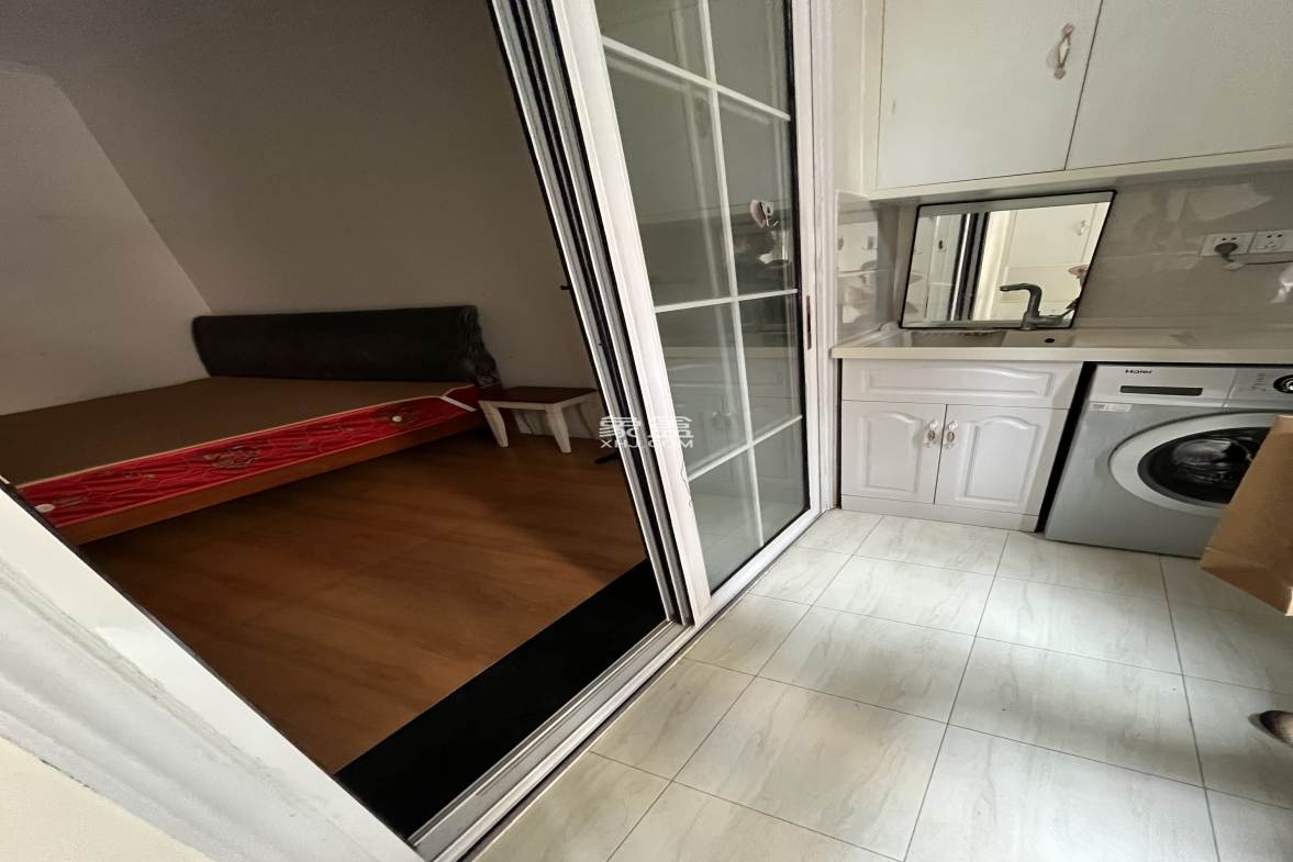 物资局家属楼(童家社区) 1室1厅1卫 1000.0元/月 物资局家属楼(童家社区) 1室1厅1卫 1000.0元/月室内图