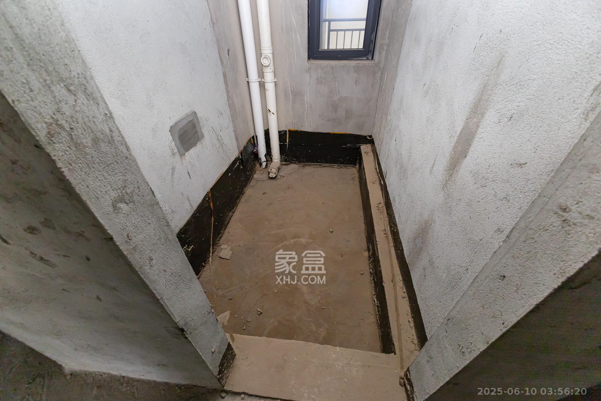 勤诚达境界城  3室2厅2卫    82.8万卫生间