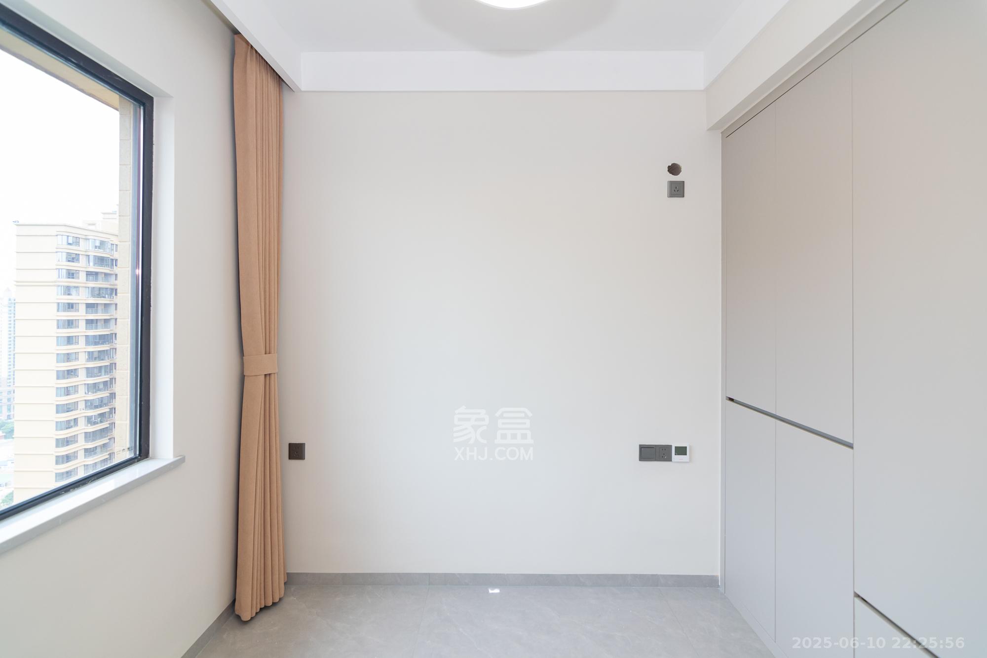 三润城（三润星城）  4室2厅2卫    122.8万卧室