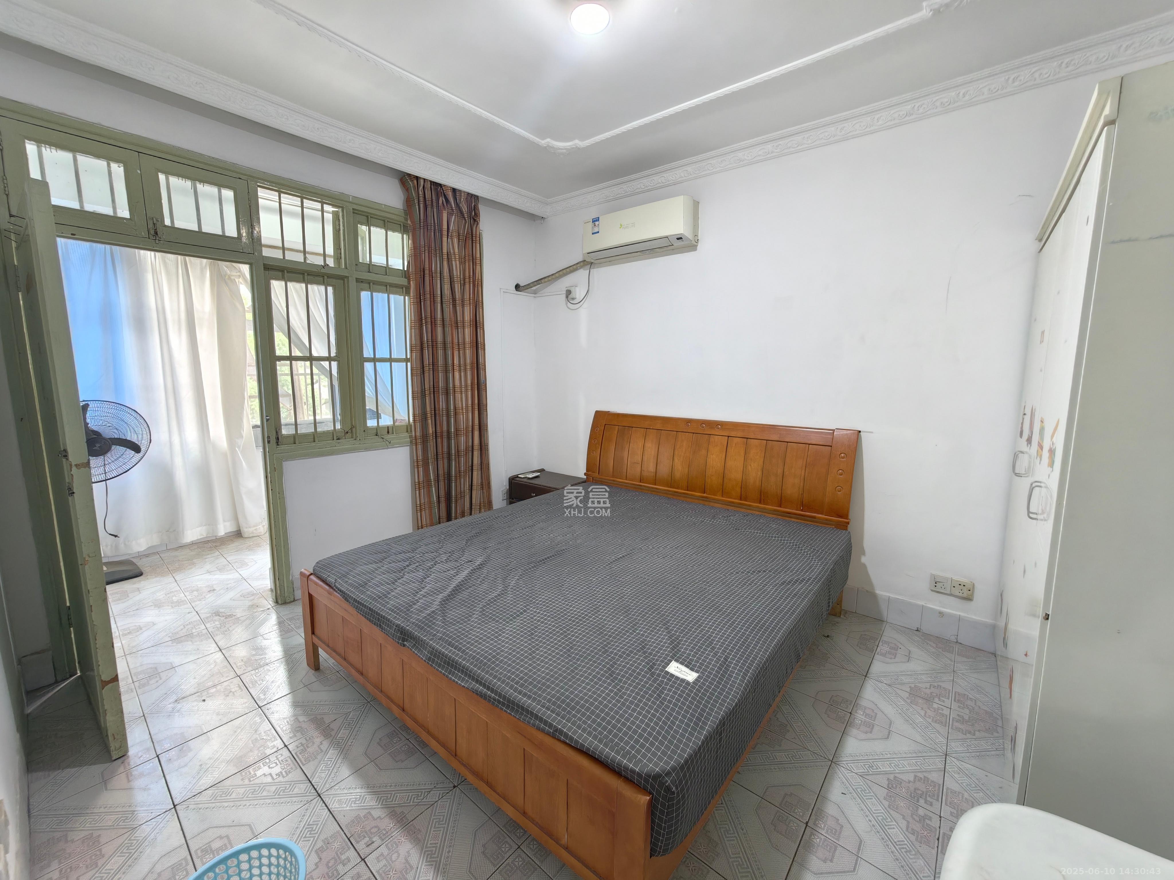 劳动广场消防队宿舍 2室1厅1卫 1800.0元/月 劳动广场消防队宿舍 2室1厅1卫 1800.0元/月室内图