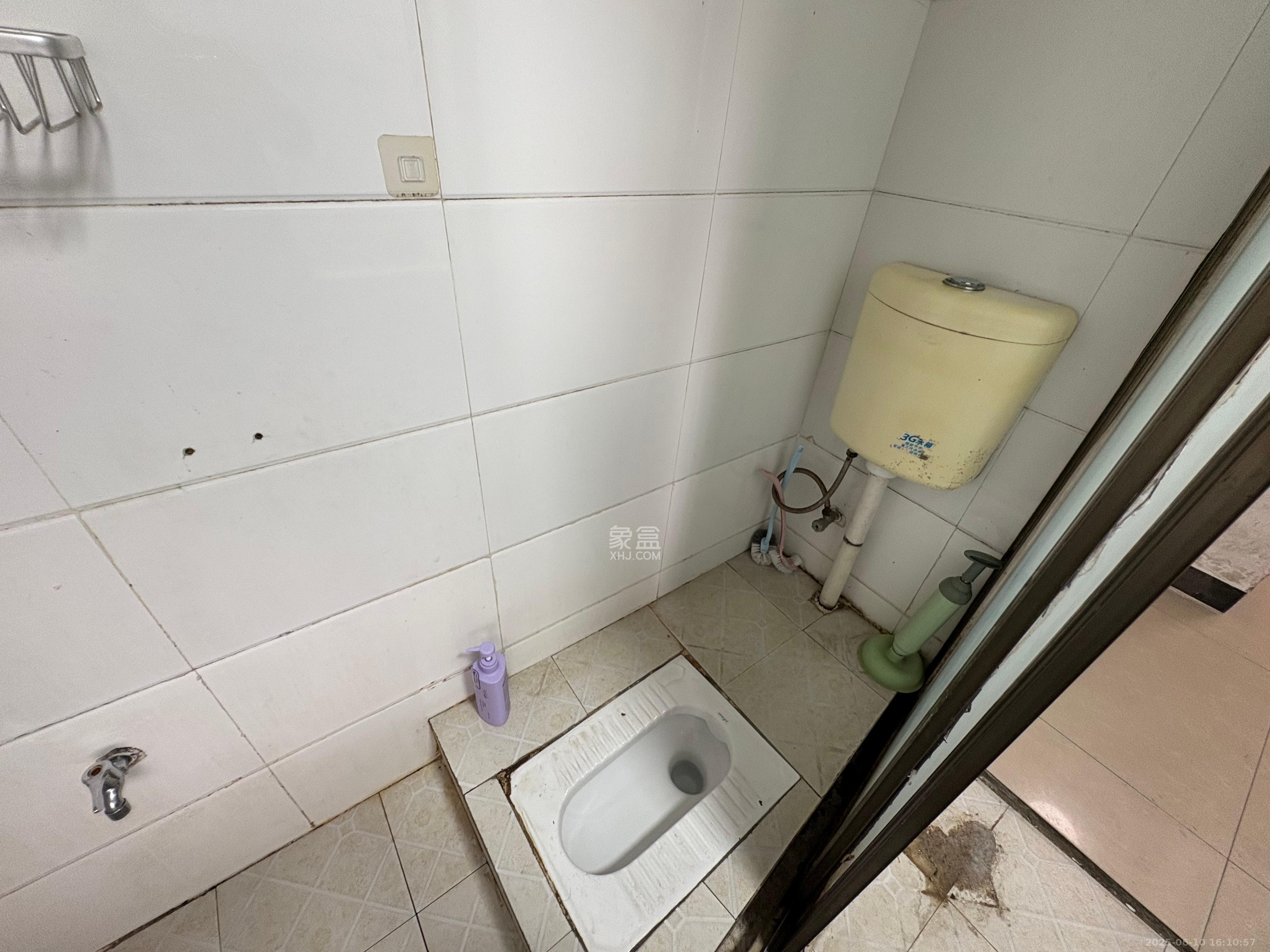 荷叶小区  2室1厅1卫   1400.00元/月室内图