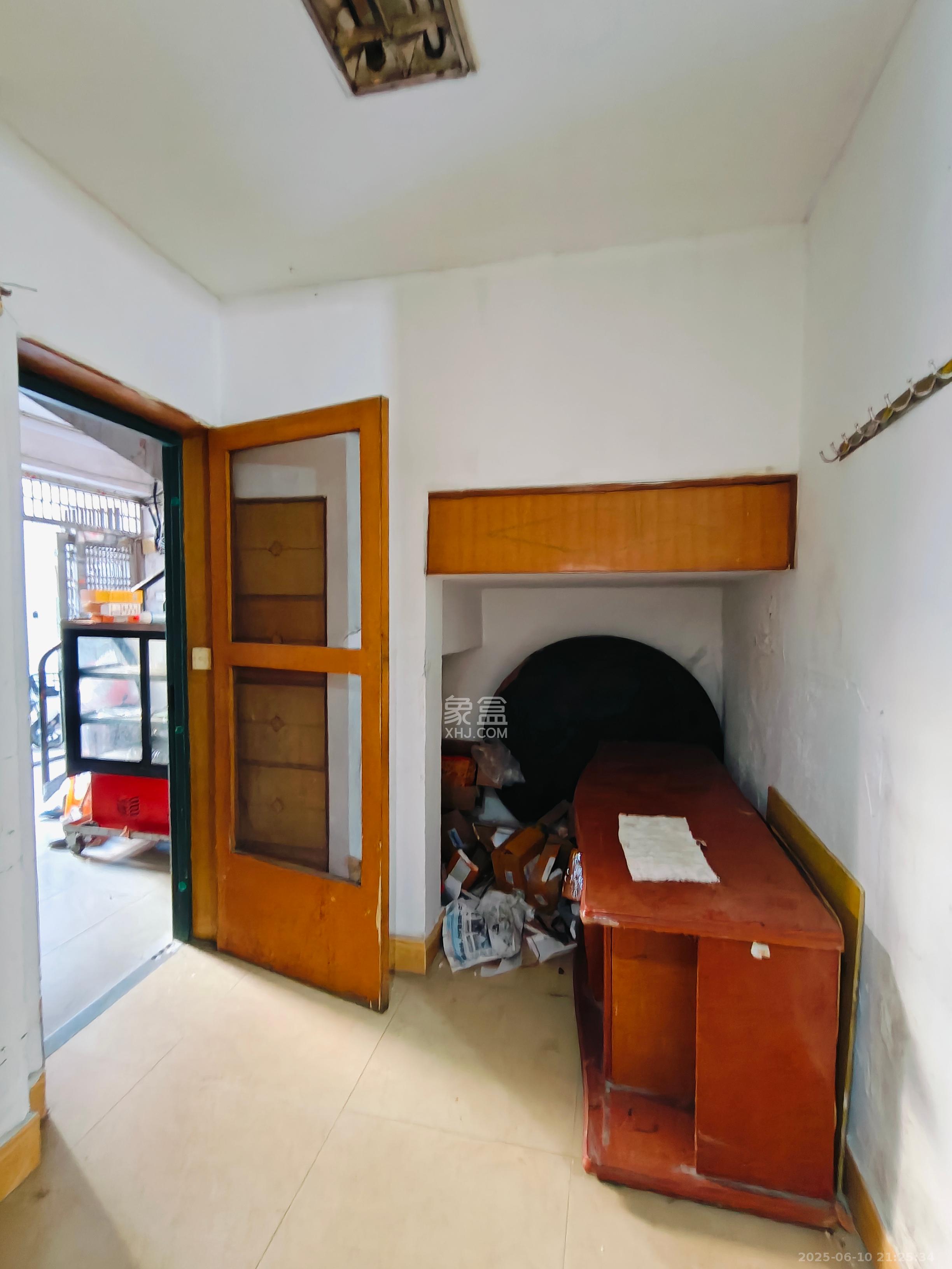 燕山街社区 5室1厅1卫 2200.0元/月 燕山街社区 5室1厅1卫 2200.0元/月室内图