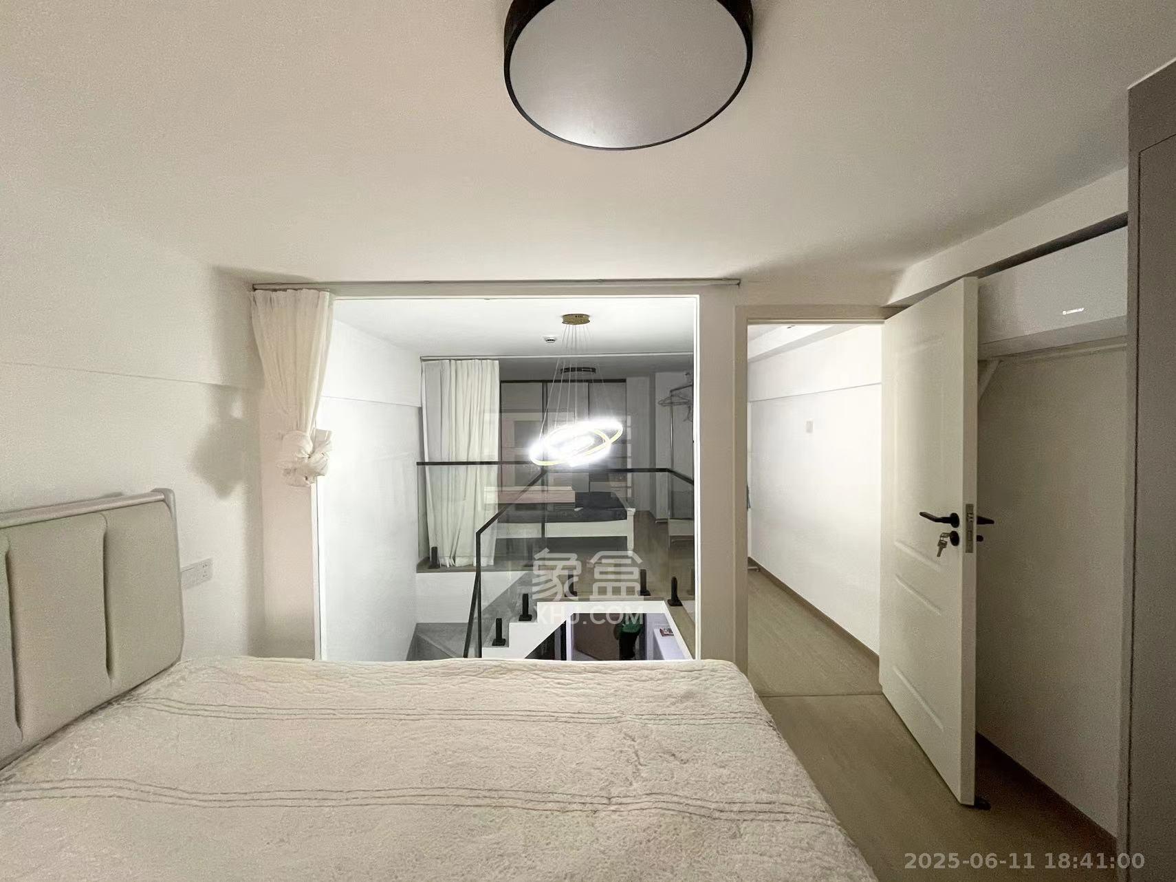 卓越江岸  2室1厅1卫    2600.0元/月 卓越江岸  2室1厅1卫    2600.0元/月