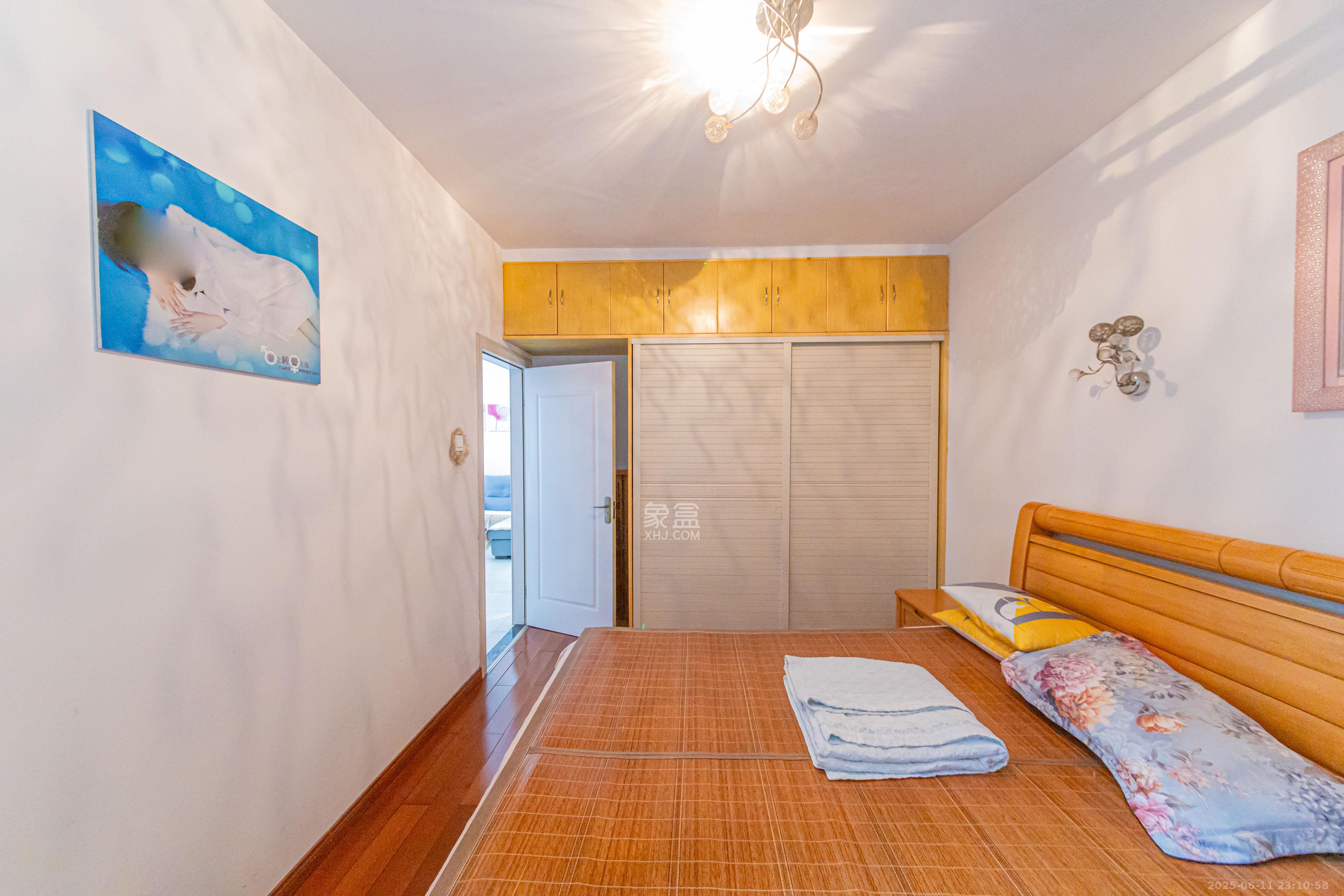 中信文化广场(中信新城二期) 2室2厅1卫 57.0万 中信文化广场(中信新城二期) 2室2厅1卫 57.0万卧室