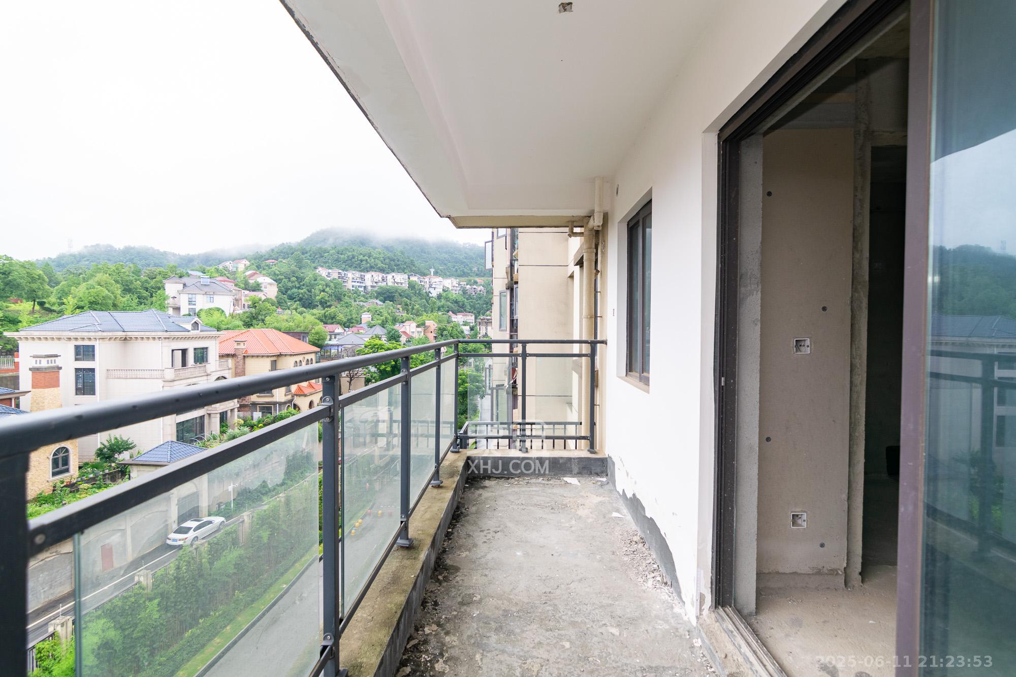 润和谷山郡(悦禧山庄水榭花都)  5室2厅3卫    139.0万 润和谷山郡(悦禧山庄水榭花都)  5室2厅3卫    139.0万阳台