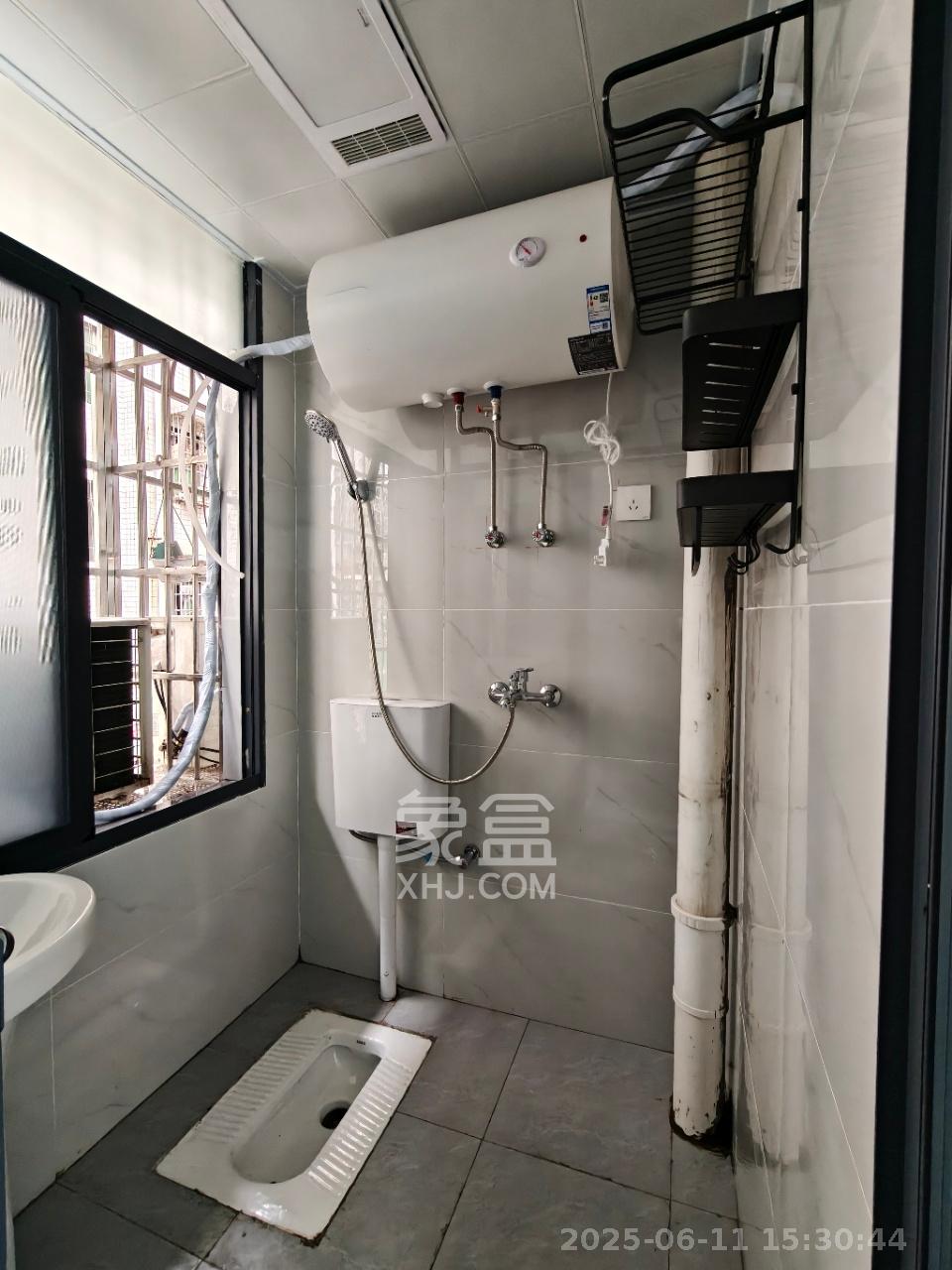 新合四村 1室1厅1卫 1250.0元/月 新合四村 1室1厅1卫 1250.0元/月室内图