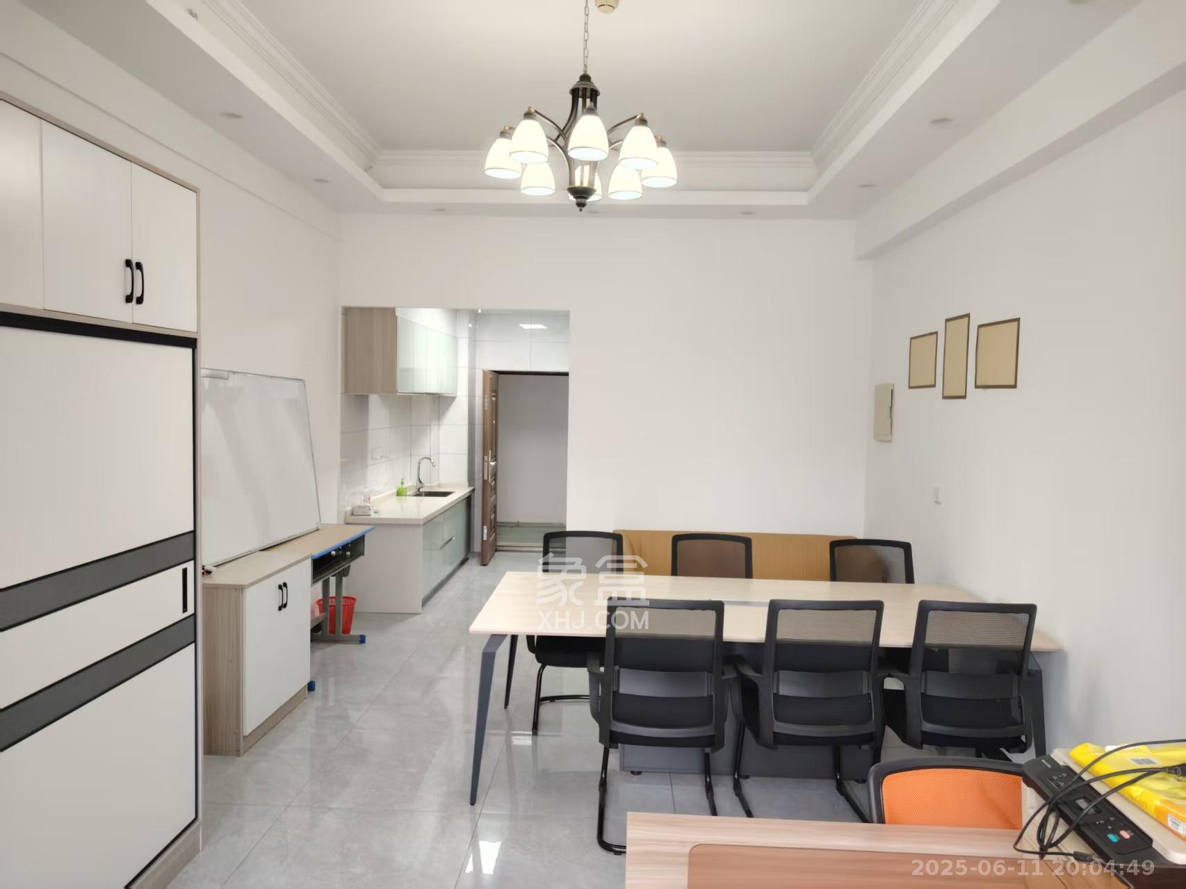 奥克斯滨仕花园(奥克斯洋湖广场/奥克斯中心) 1室1厅1卫 2000.0元/月 奥克斯滨仕花园(奥克斯洋湖广场/奥克斯中心) 1室1厅1卫 2000.0元/月室内图