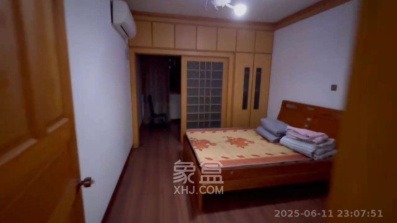 东汉公寓  3室2厅2卫   2400.00元/月室内图