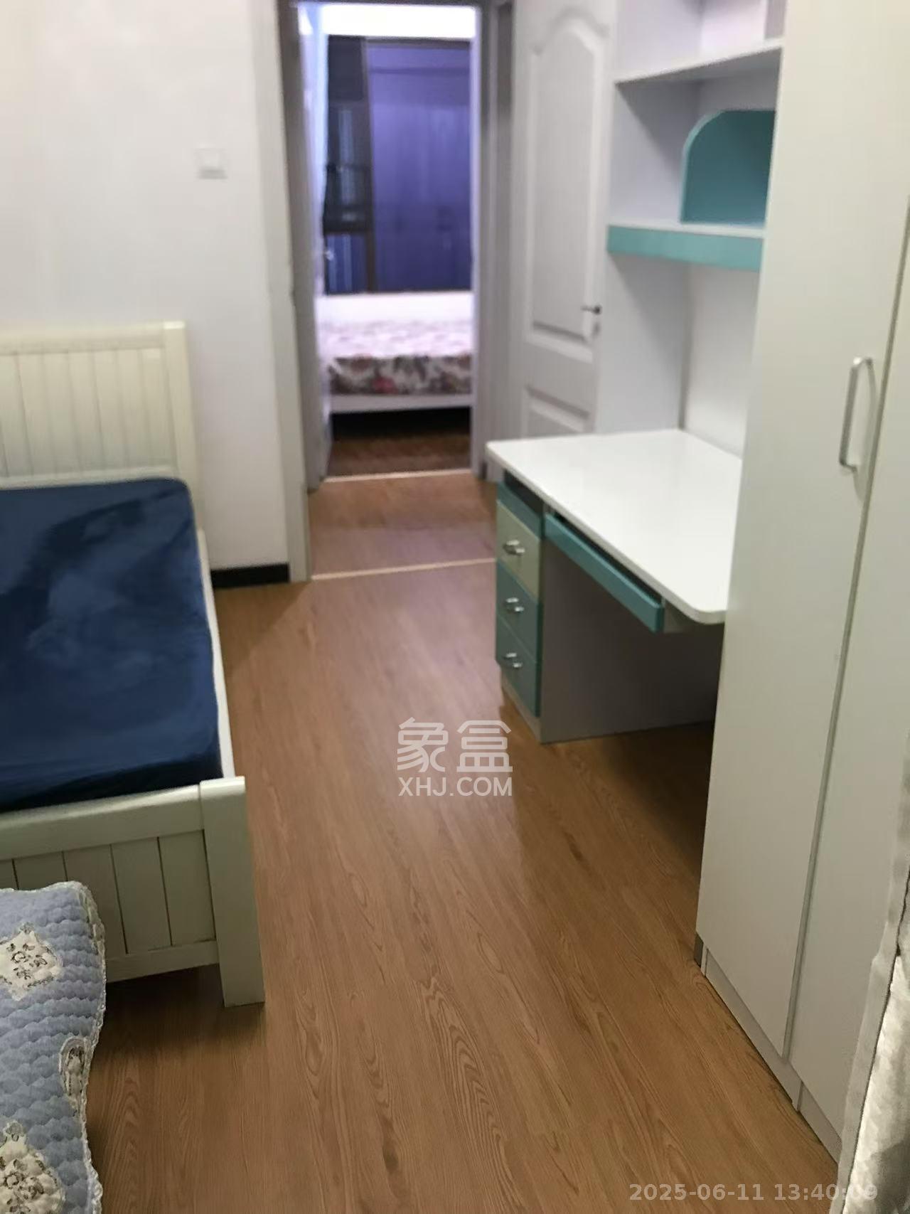 卓越浅水湾  3室1厅1卫   2900.00元/月