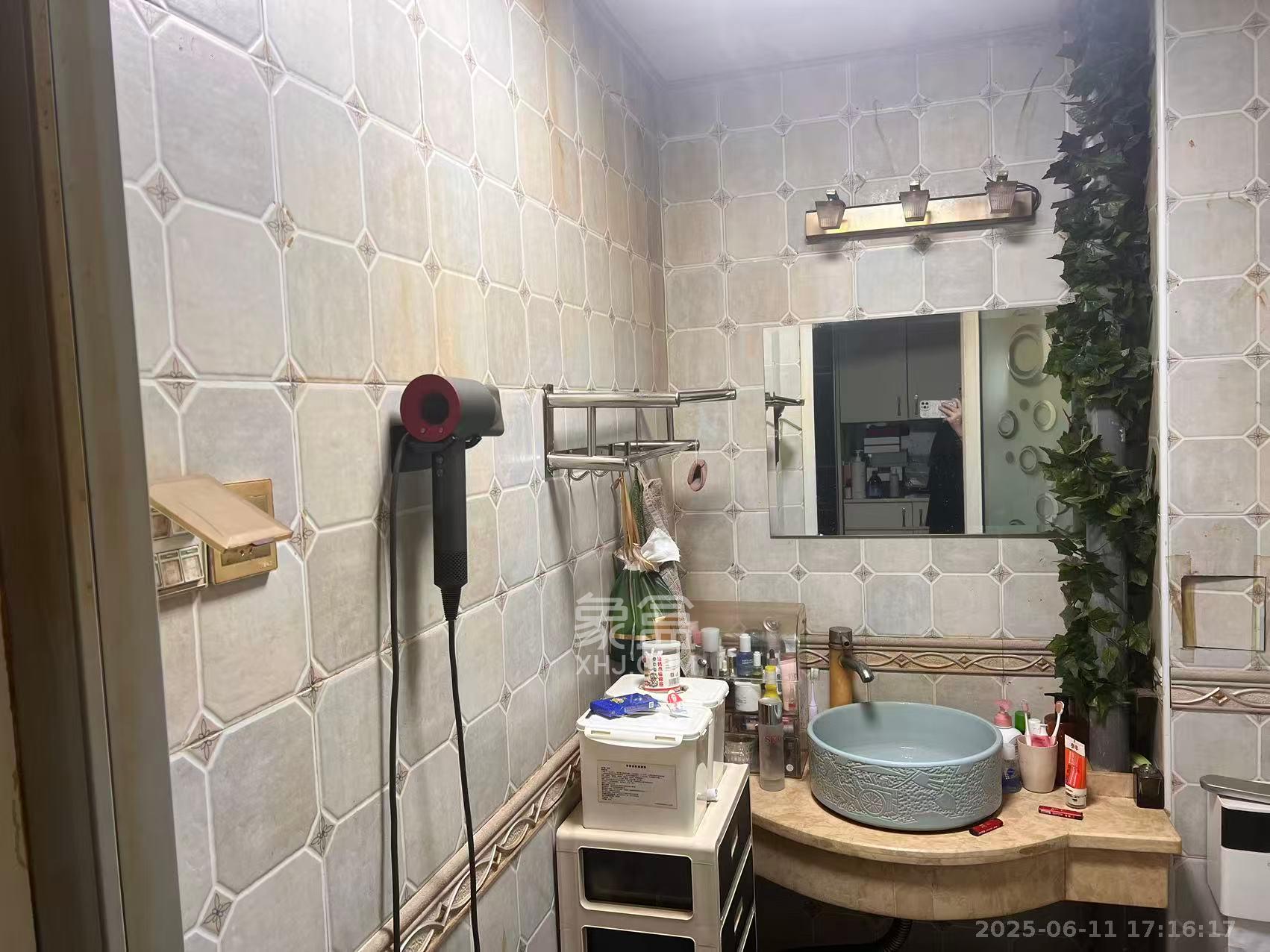 东怡外国(南湖一号) 1室1厅1卫 2000.0元/月 东怡外国(南湖一号) 1室1厅1卫 2000.0元/月室内图