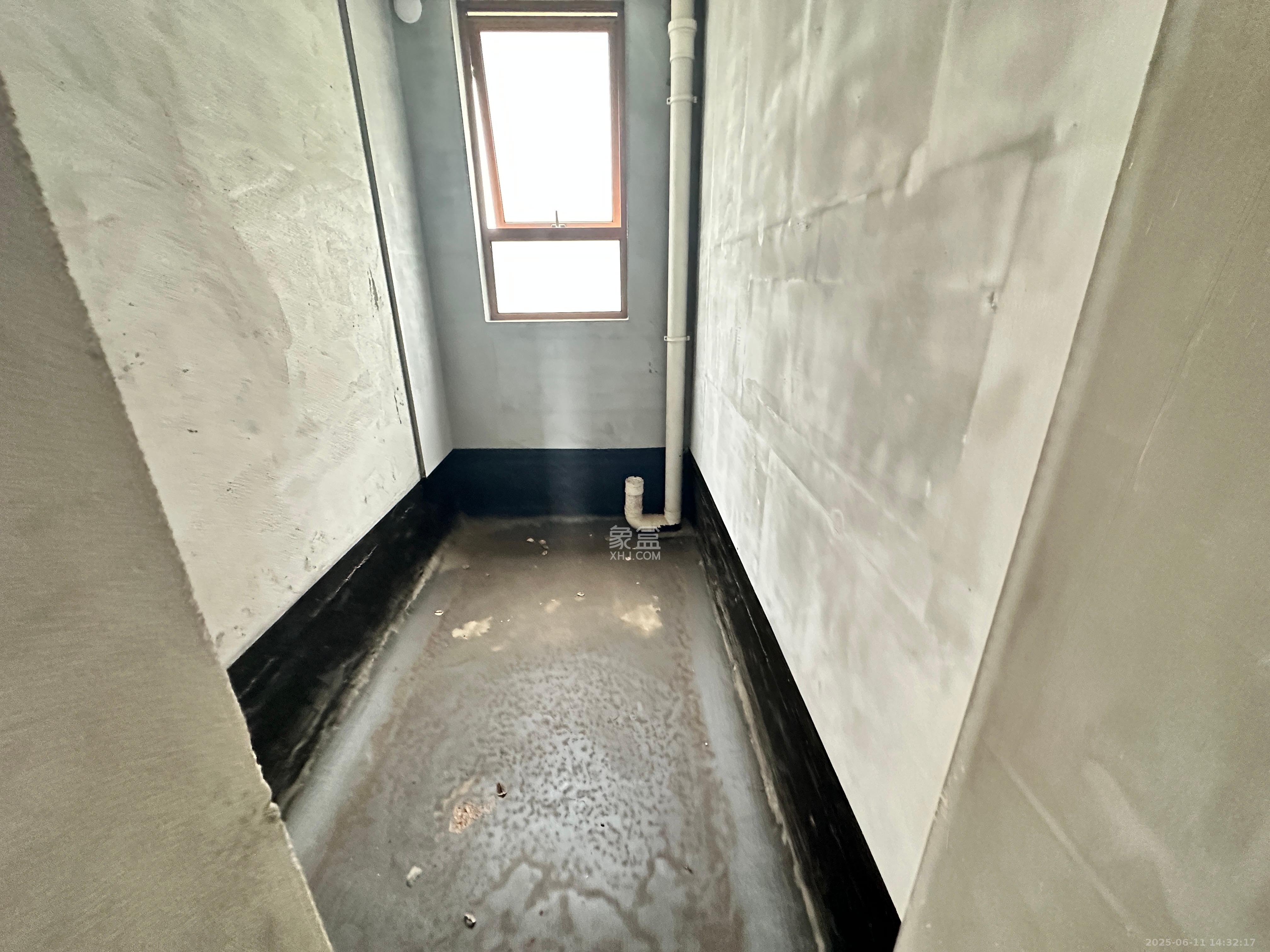 东方名苑三期-首府 4室2厅2卫 148.0万 东方名苑三期-首府 4室2厅2卫 148.0万客厅