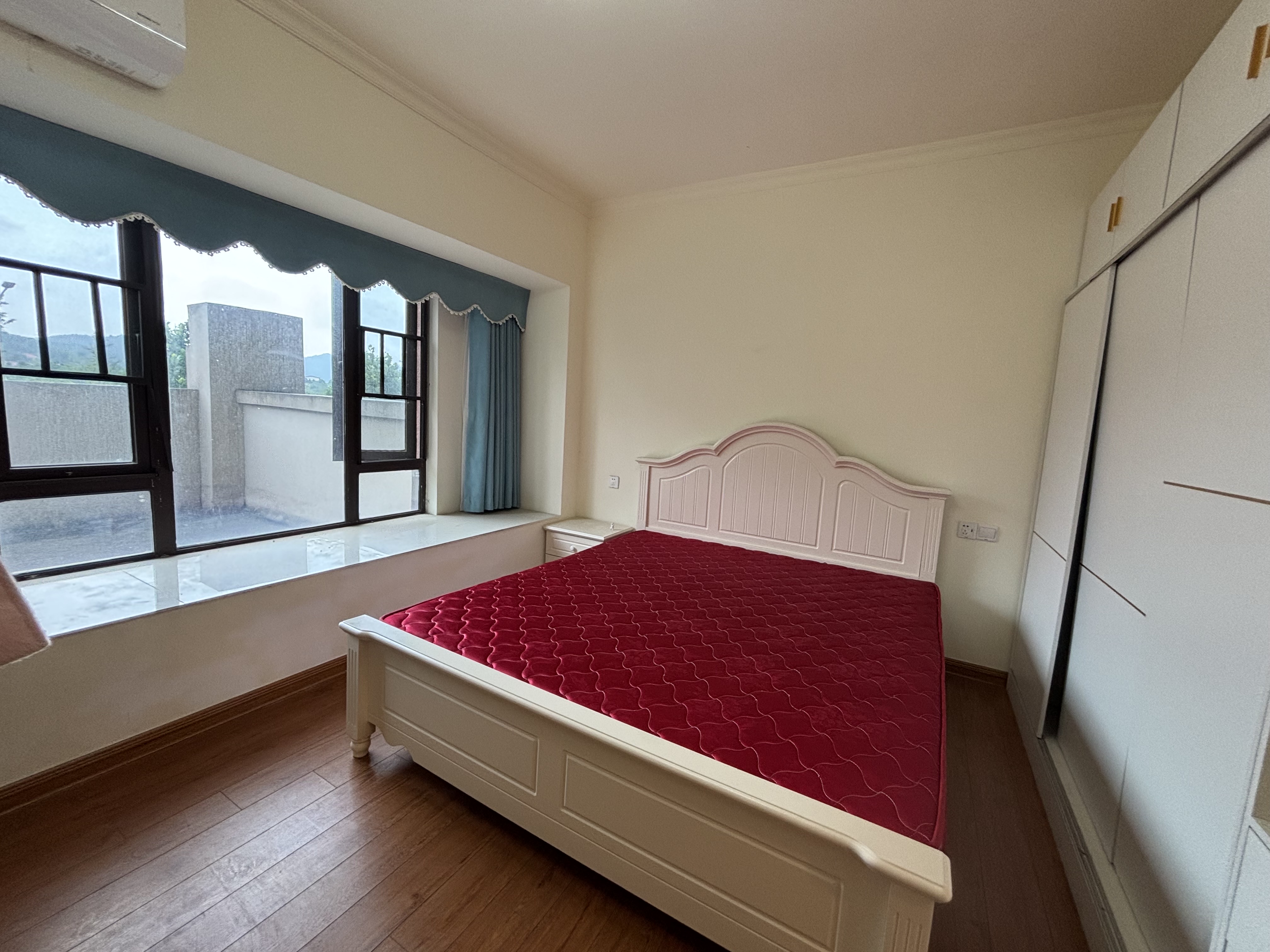 碧桂园豪园-二期 3室0厅0卫 1680.0元/月 碧桂园豪园-二期 3室0厅0卫 1680.0元/月室内图