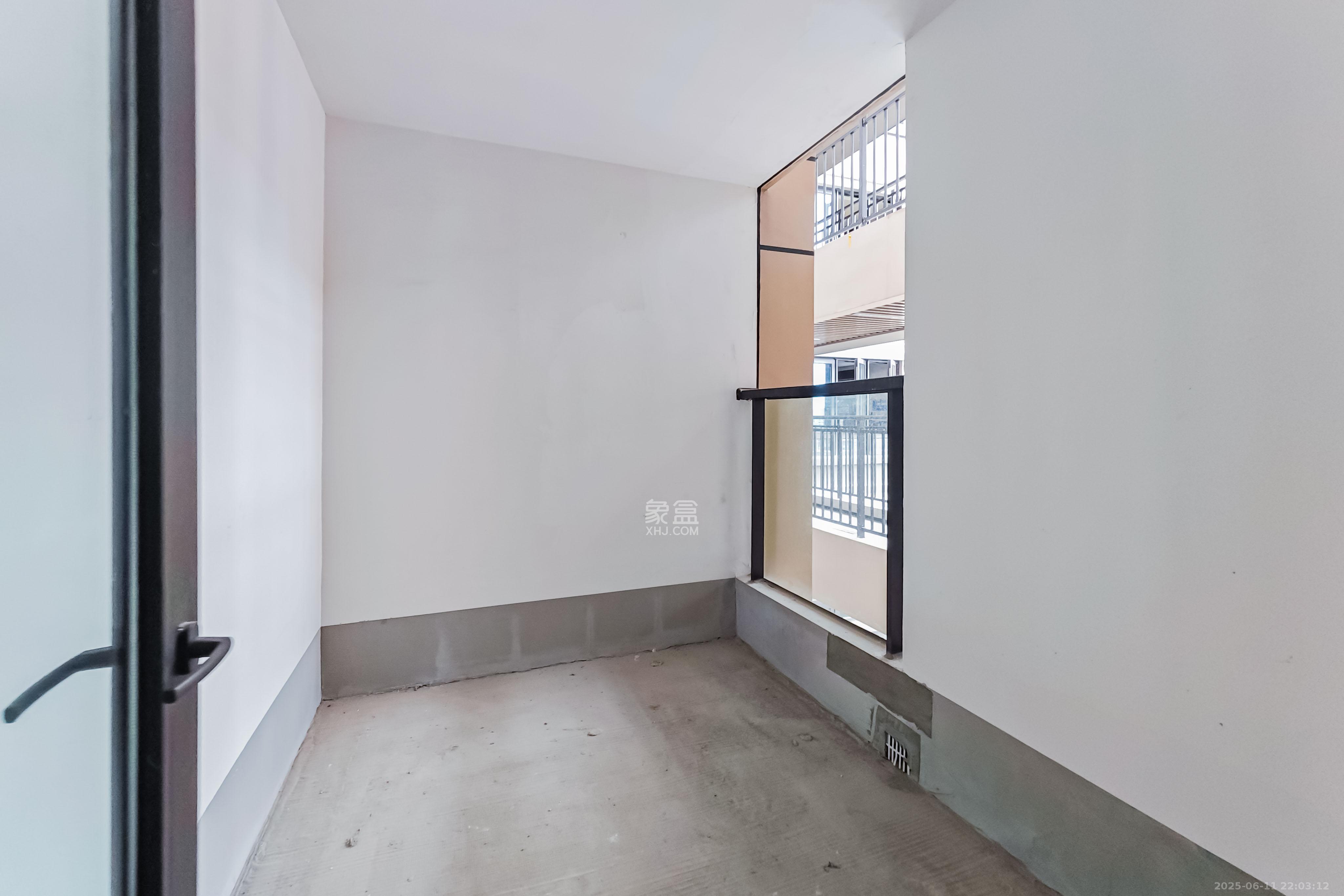 建发玖洲观澜  4室2厅2卫   175.00万其他