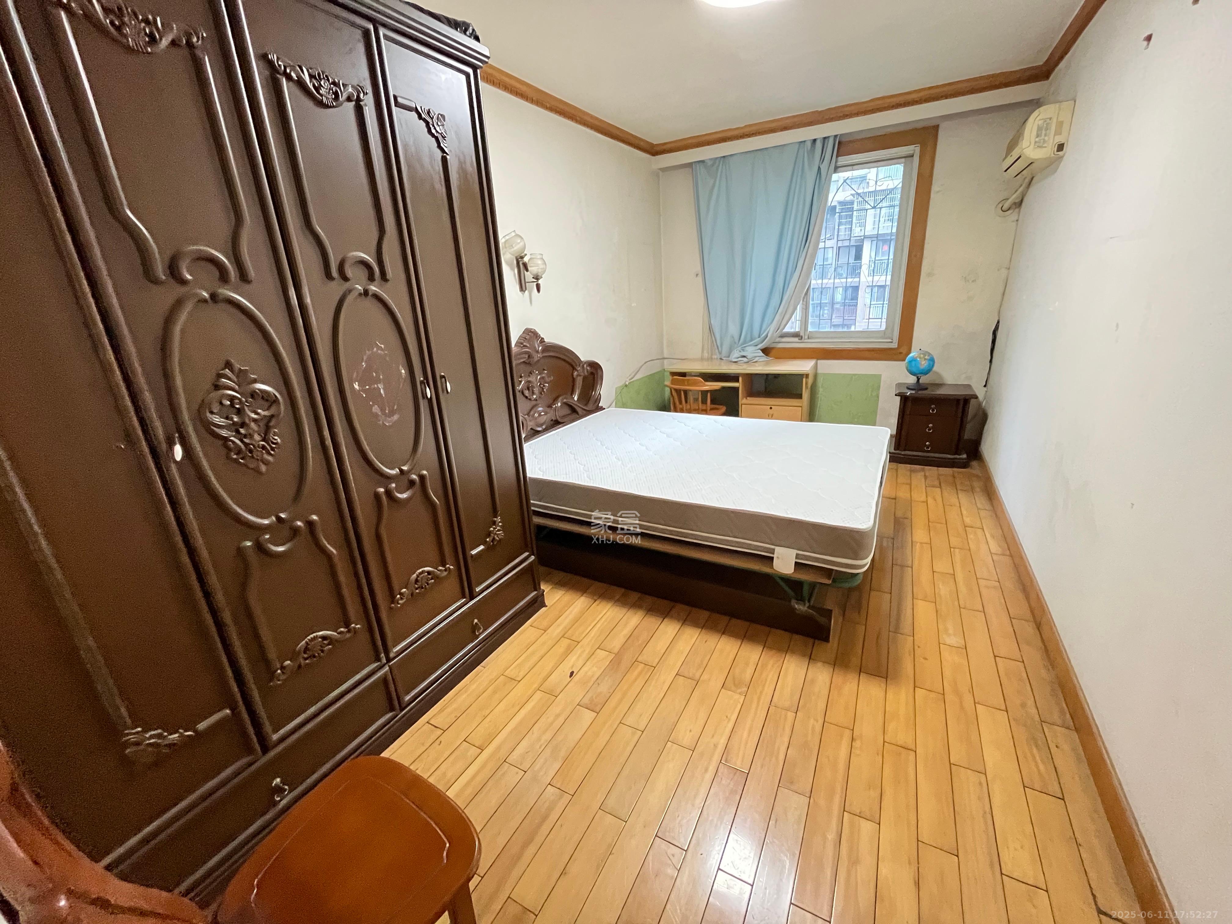 湘江航运宿舍  3室2厅1卫    1800.0元/月 湘江航运宿舍  3室2厅1卫    1800.0元/月室内图1