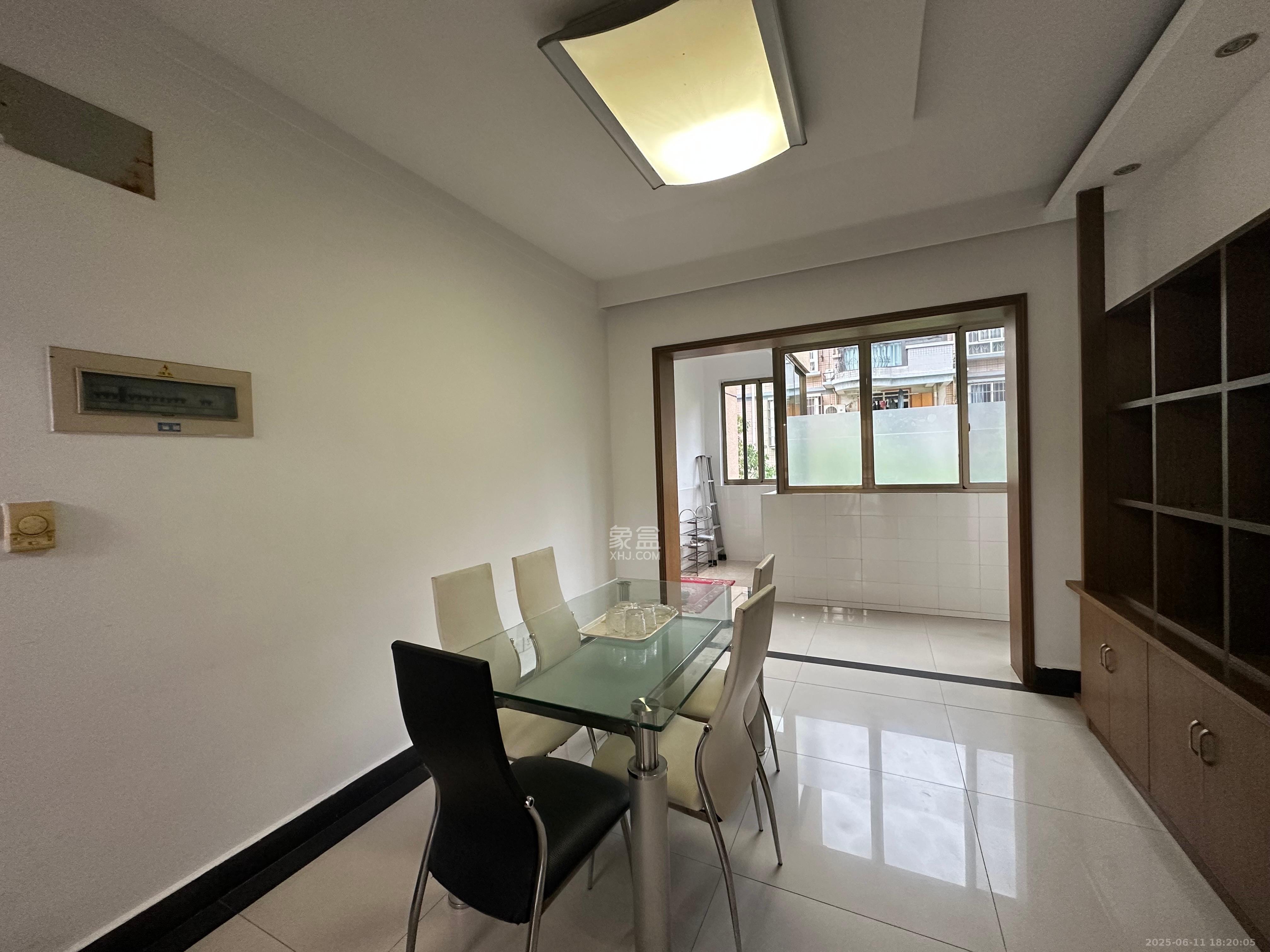 白沙家园(白沙欣苑) 4室2厅2卫 3000.0元/月 白沙家园(白沙欣苑) 4室2厅2卫 3000.0元/月室内图